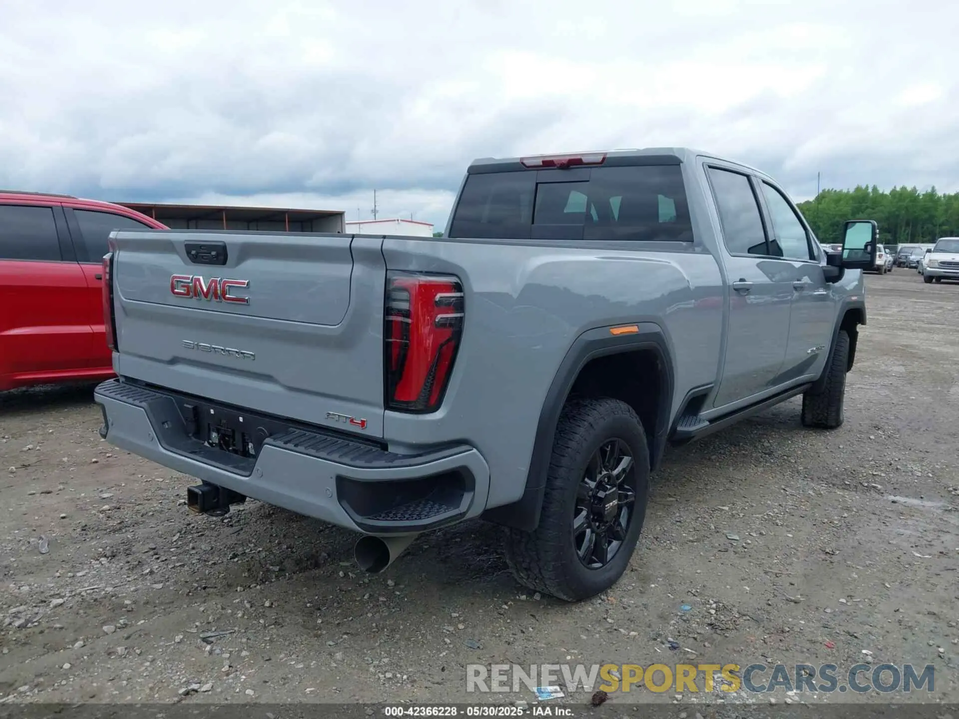 4 Photograph of a damaged car 1GT4UVEY8SF184850 GMC SIERRA 3500HD 2025