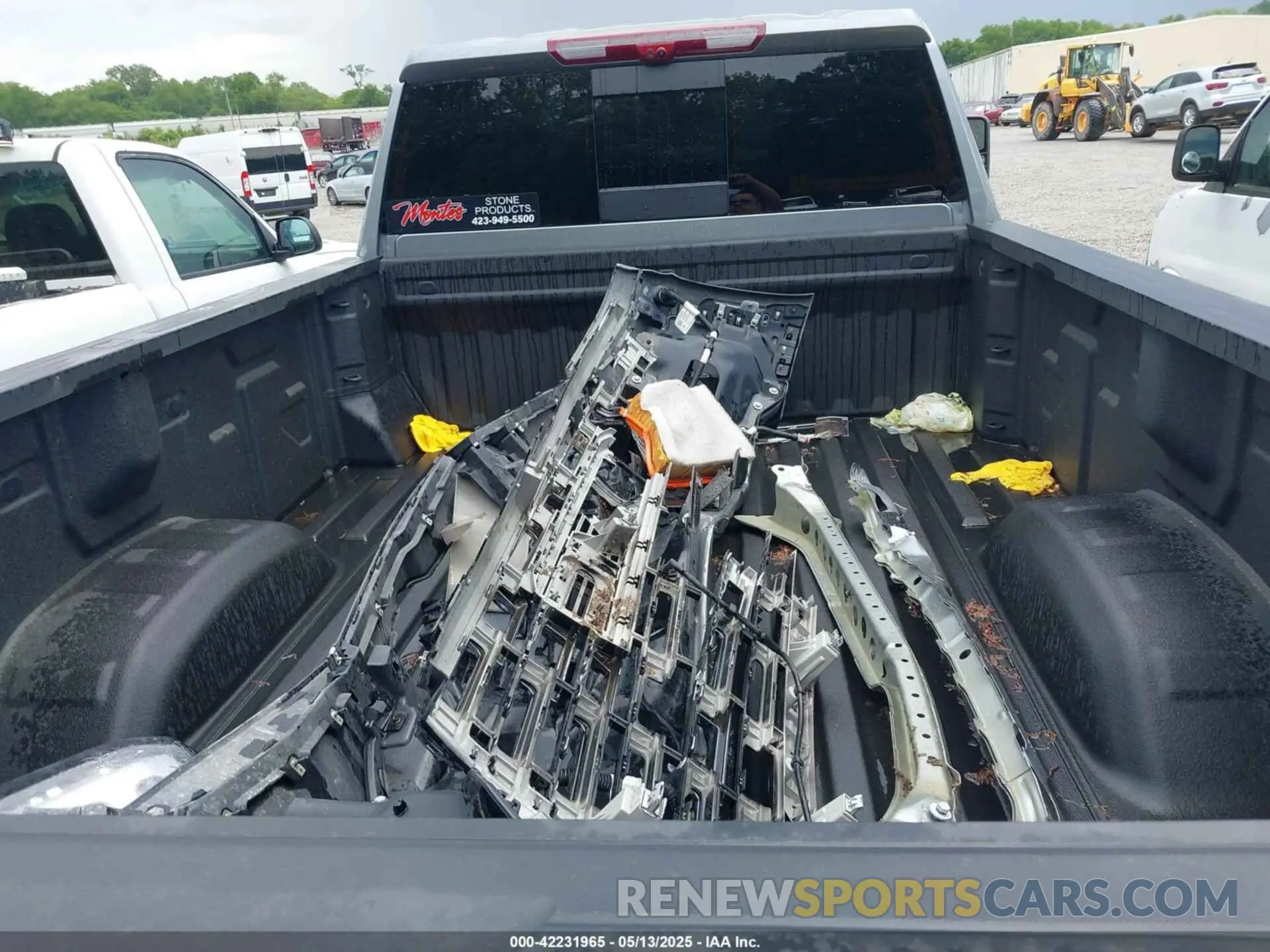 12 Photograph of a damaged car 1GT4UYEYXSF165685 GMC SIERRA 3500HD 2025