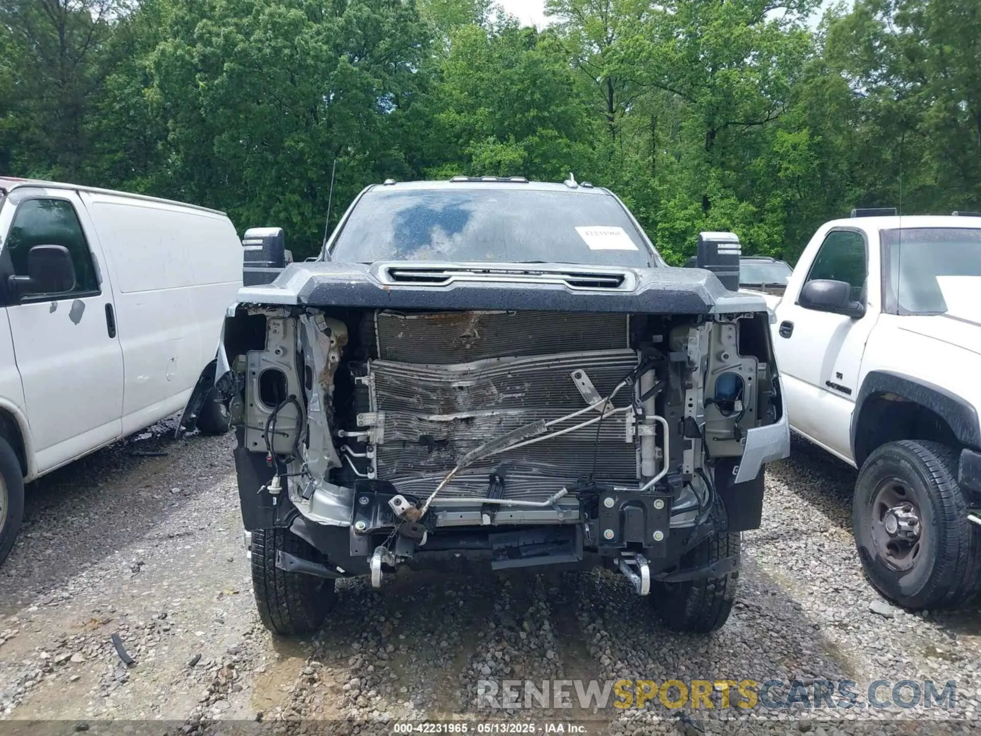 13 Photograph of a damaged car 1GT4UYEYXSF165685 GMC SIERRA 3500HD 2025