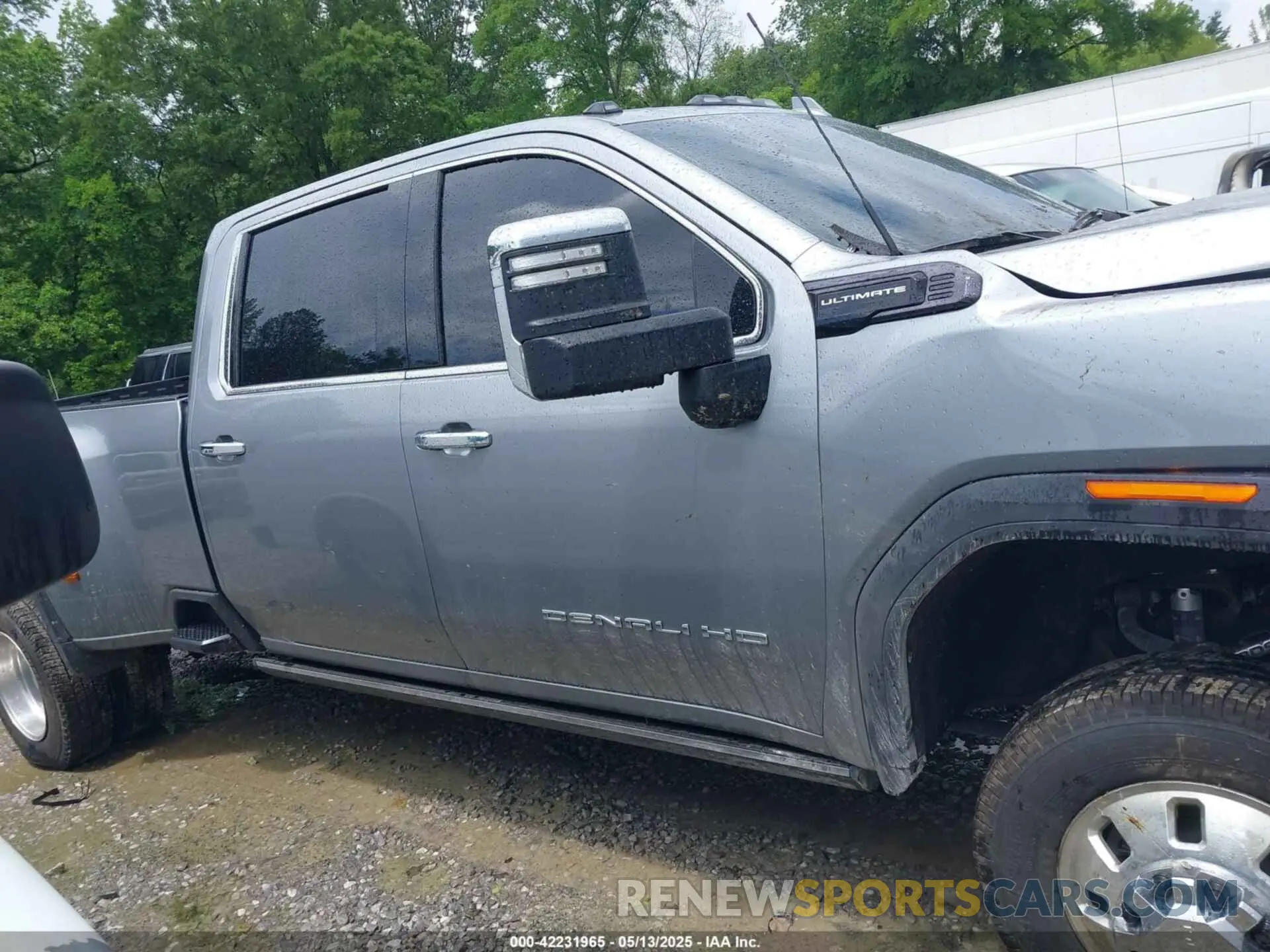 14 Photograph of a damaged car 1GT4UYEYXSF165685 GMC SIERRA 3500HD 2025