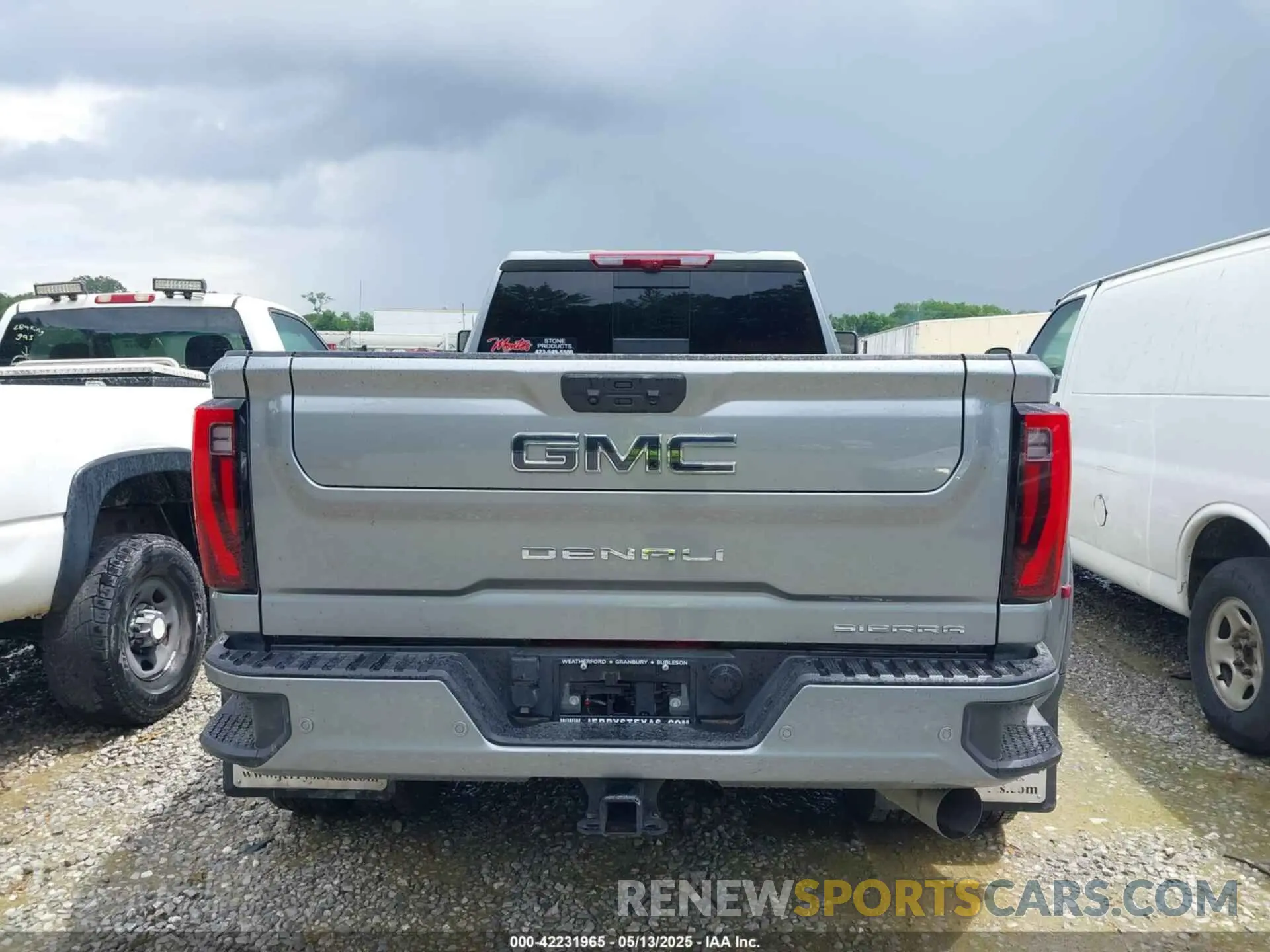 16 Photograph of a damaged car 1GT4UYEYXSF165685 GMC SIERRA 3500HD 2025