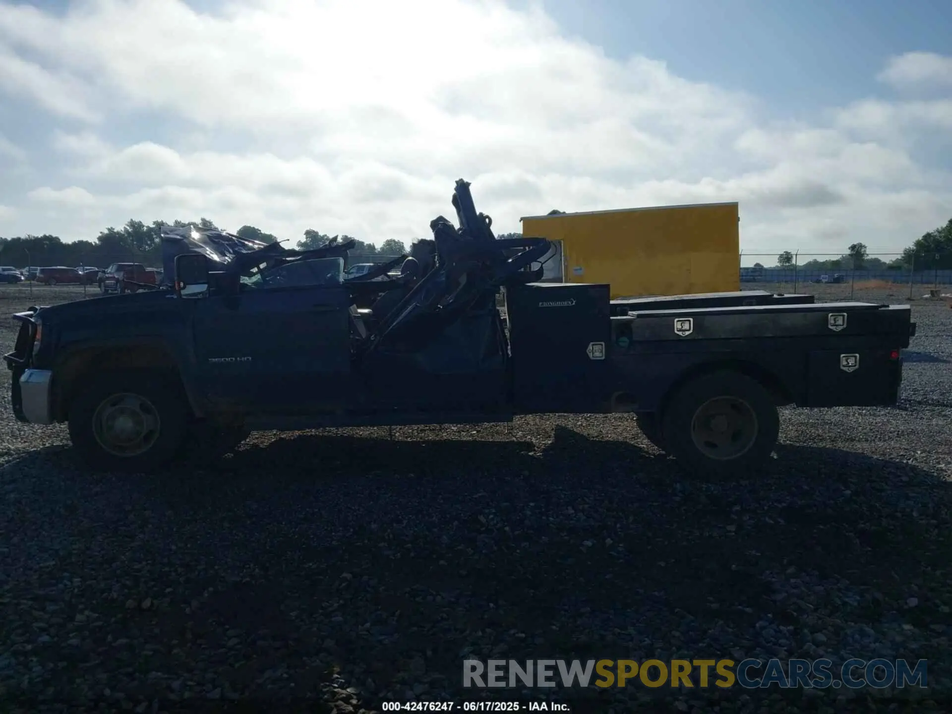 14 Photograph of a damaged car 1GD42TCY2KF160505 GMC SIERRA 3500HD CHASSIS 2019