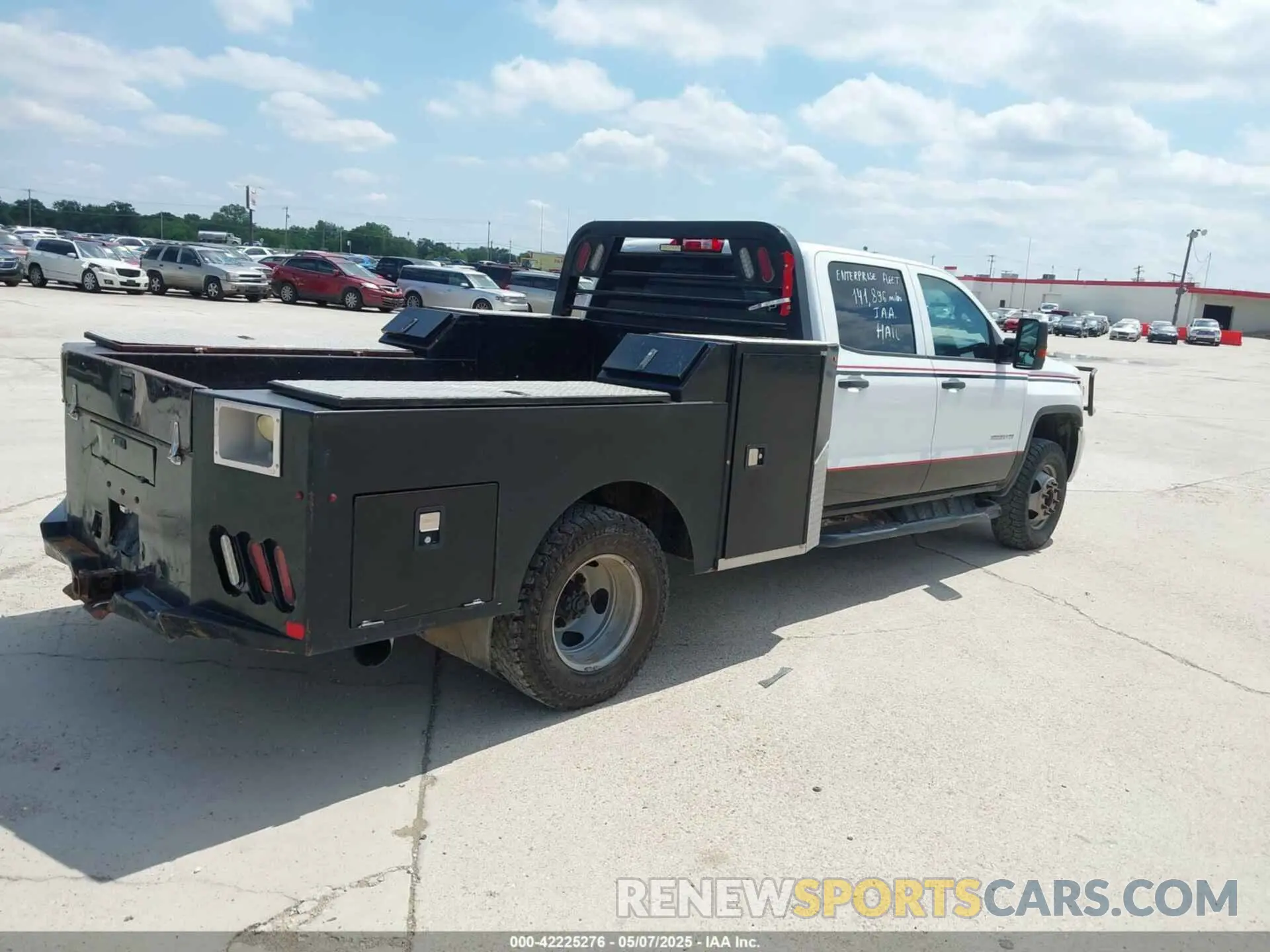 4 Photograph of a damaged car 1GD42TCY9KF139814 GMC SIERRA 3500HD CHASSIS 2019