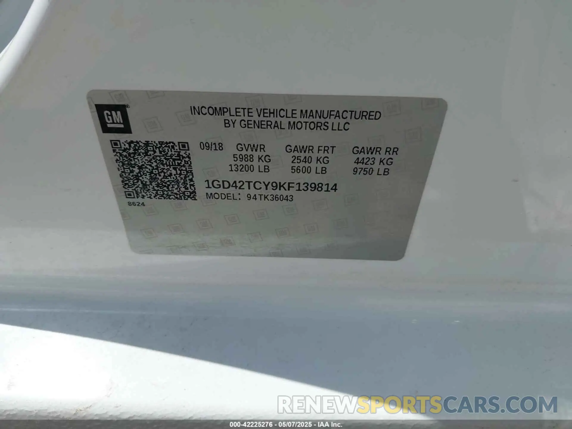 8 Photograph of a damaged car 1GD42TCY9KF139814 GMC SIERRA 3500HD CHASSIS 2019