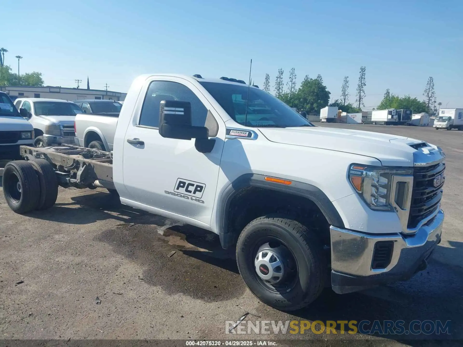 1 Photograph of a damaged car 1GD39SEY1LF294566 GMC SIERRA 3500HD CHASSIS 2020