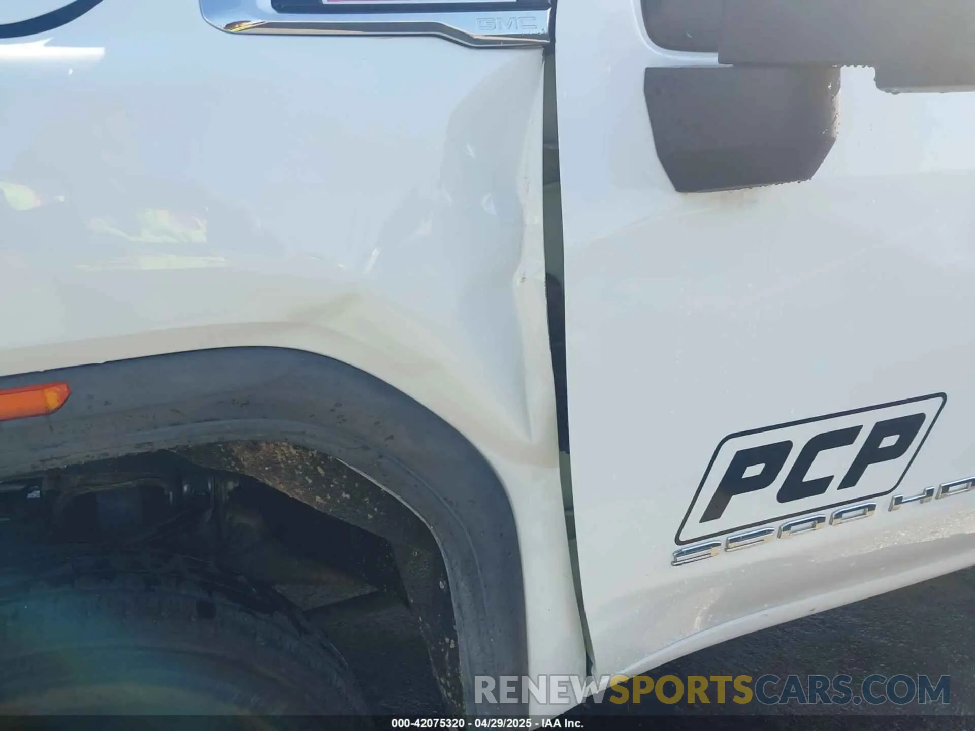 17 Photograph of a damaged car 1GD39SEY1LF294566 GMC SIERRA 3500HD CHASSIS 2020