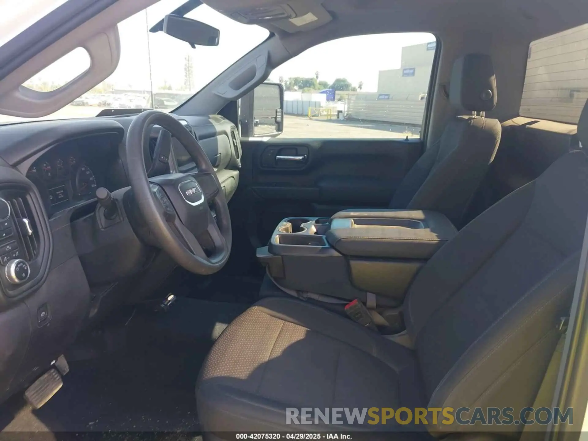 6 Photograph of a damaged car 1GD39SEY1LF294566 GMC SIERRA 3500HD CHASSIS 2020