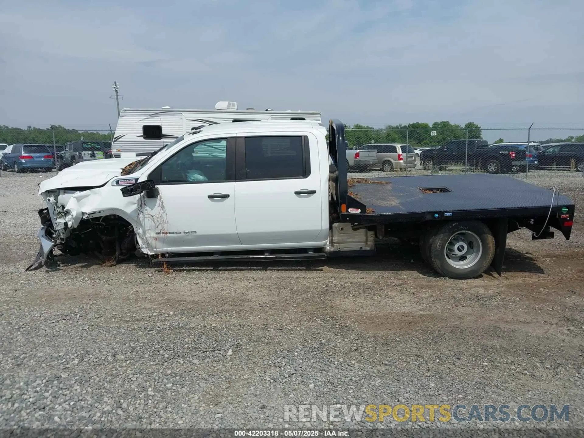 17 Photograph of a damaged car 1GD49SEY8MF285661 GMC SIERRA 3500HD CHASSIS 2021