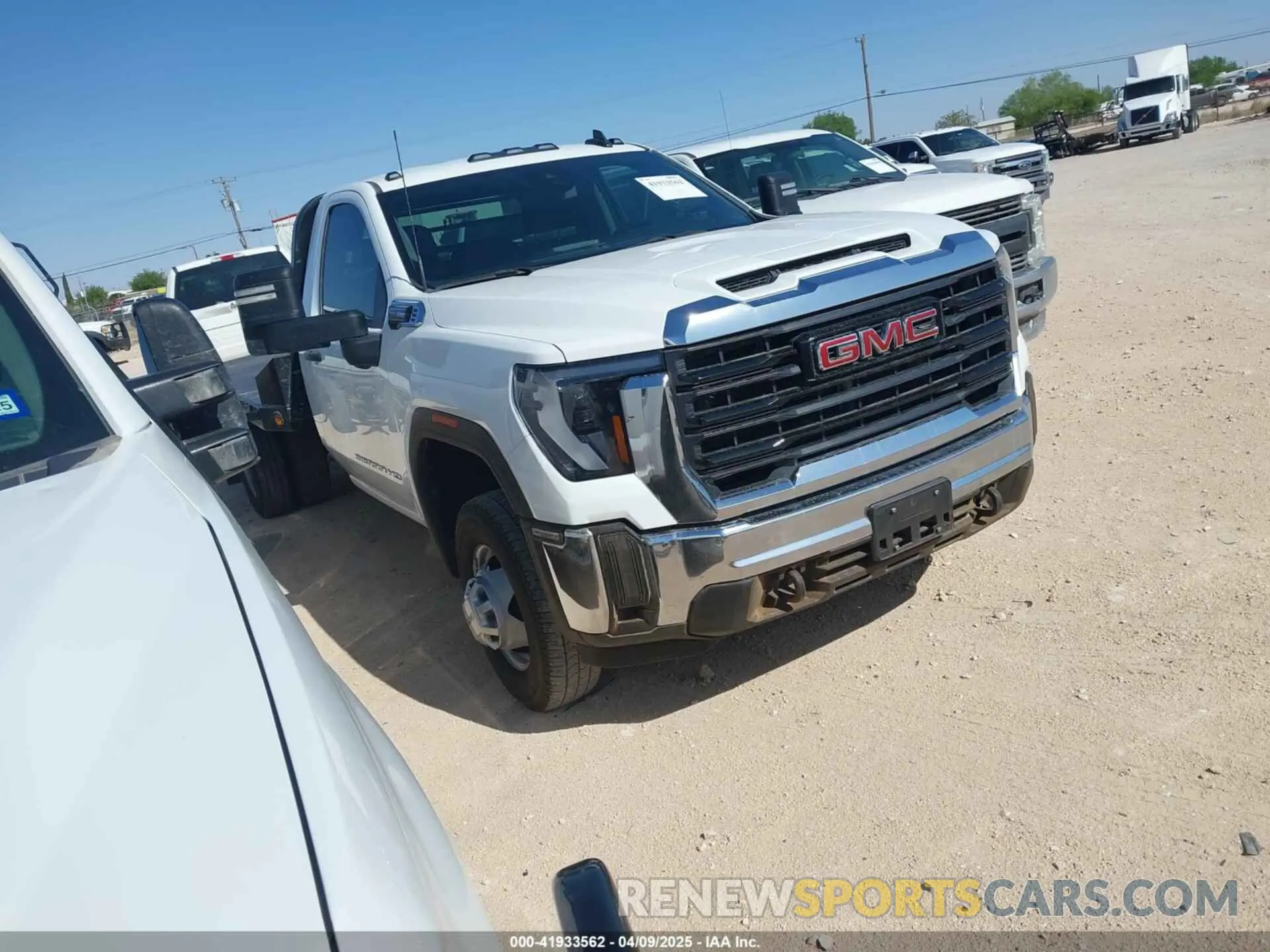 1 Photograph of a damaged car 1GD38PE79RF249598 GMC SIERRA 3500HD CHASSIS 2024