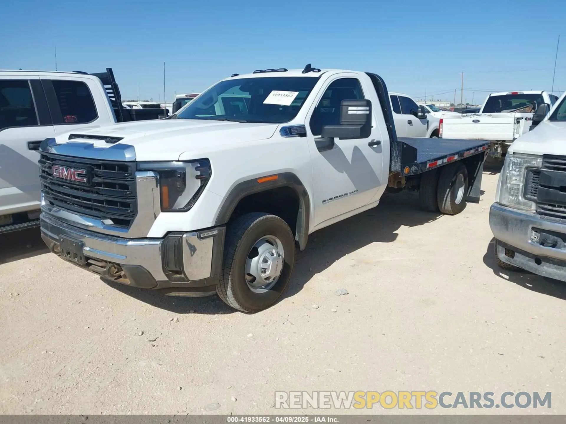 2 Photograph of a damaged car 1GD38PE79RF249598 GMC SIERRA 3500HD CHASSIS 2024