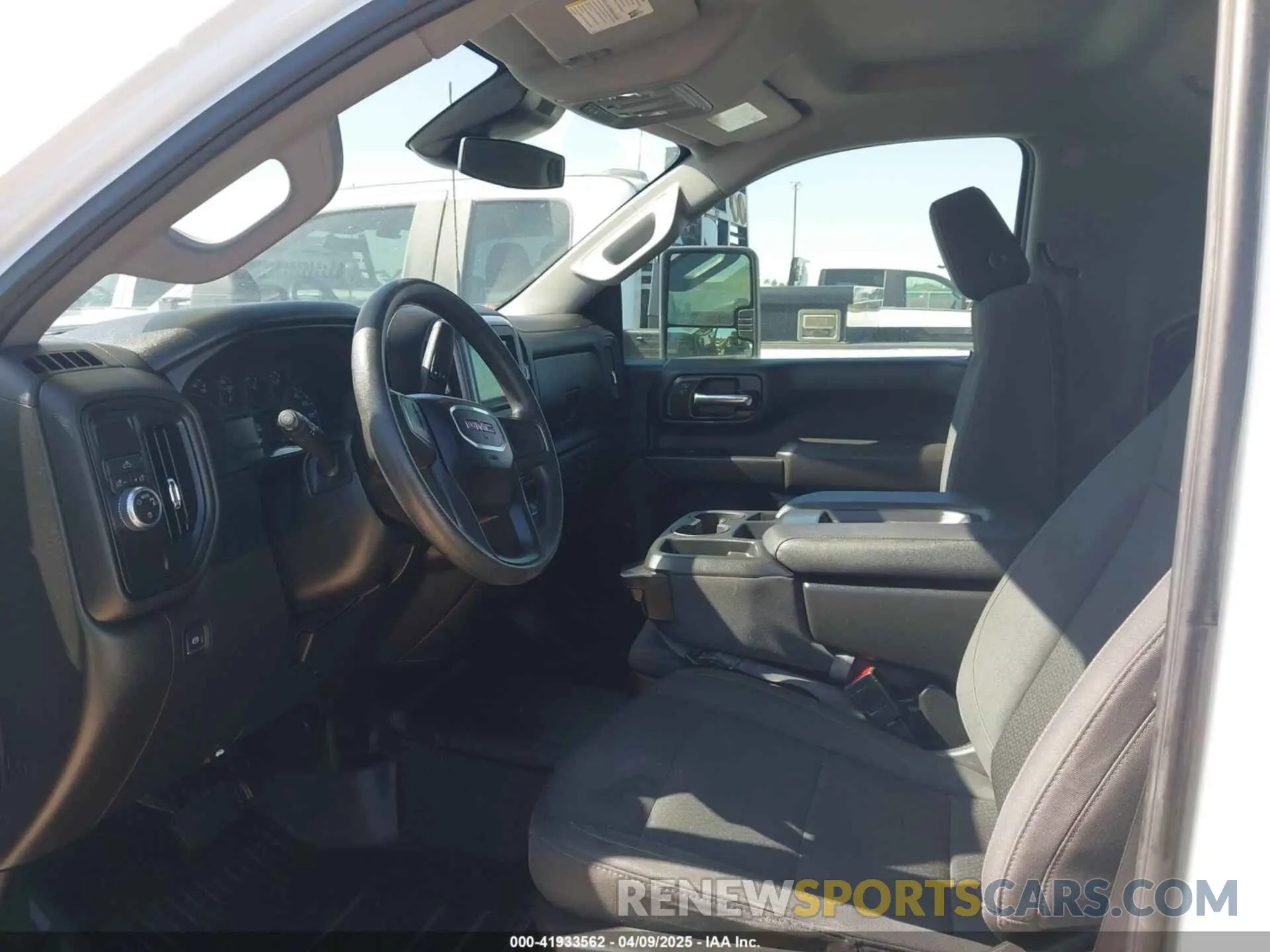 7 Photograph of a damaged car 1GD38PE79RF249598 GMC SIERRA 3500HD CHASSIS 2024