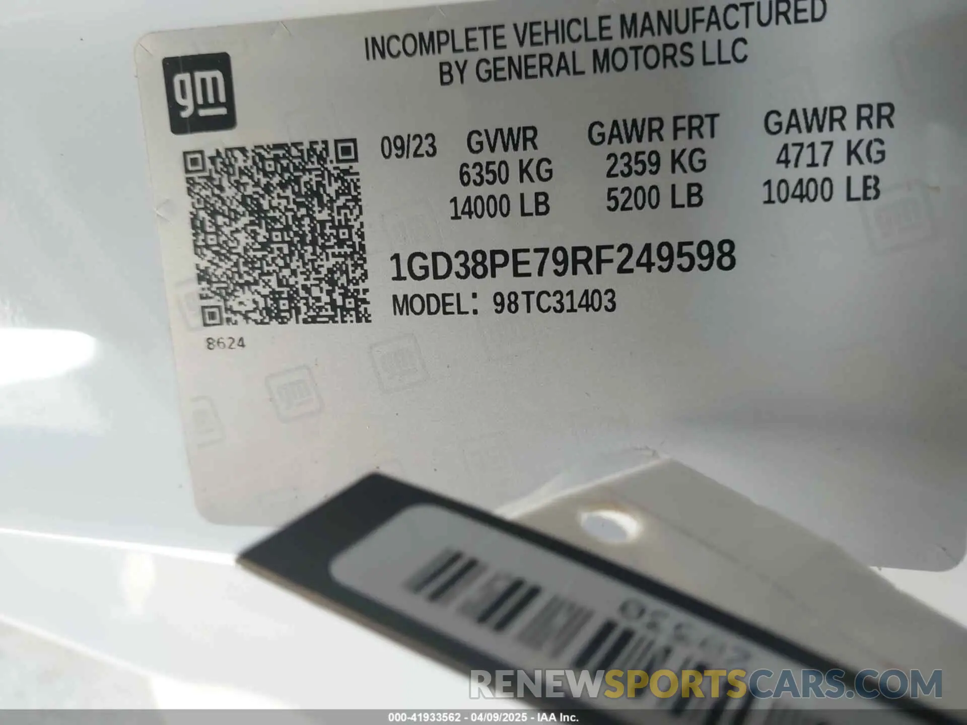 8 Photograph of a damaged car 1GD38PE79RF249598 GMC SIERRA 3500HD CHASSIS 2024