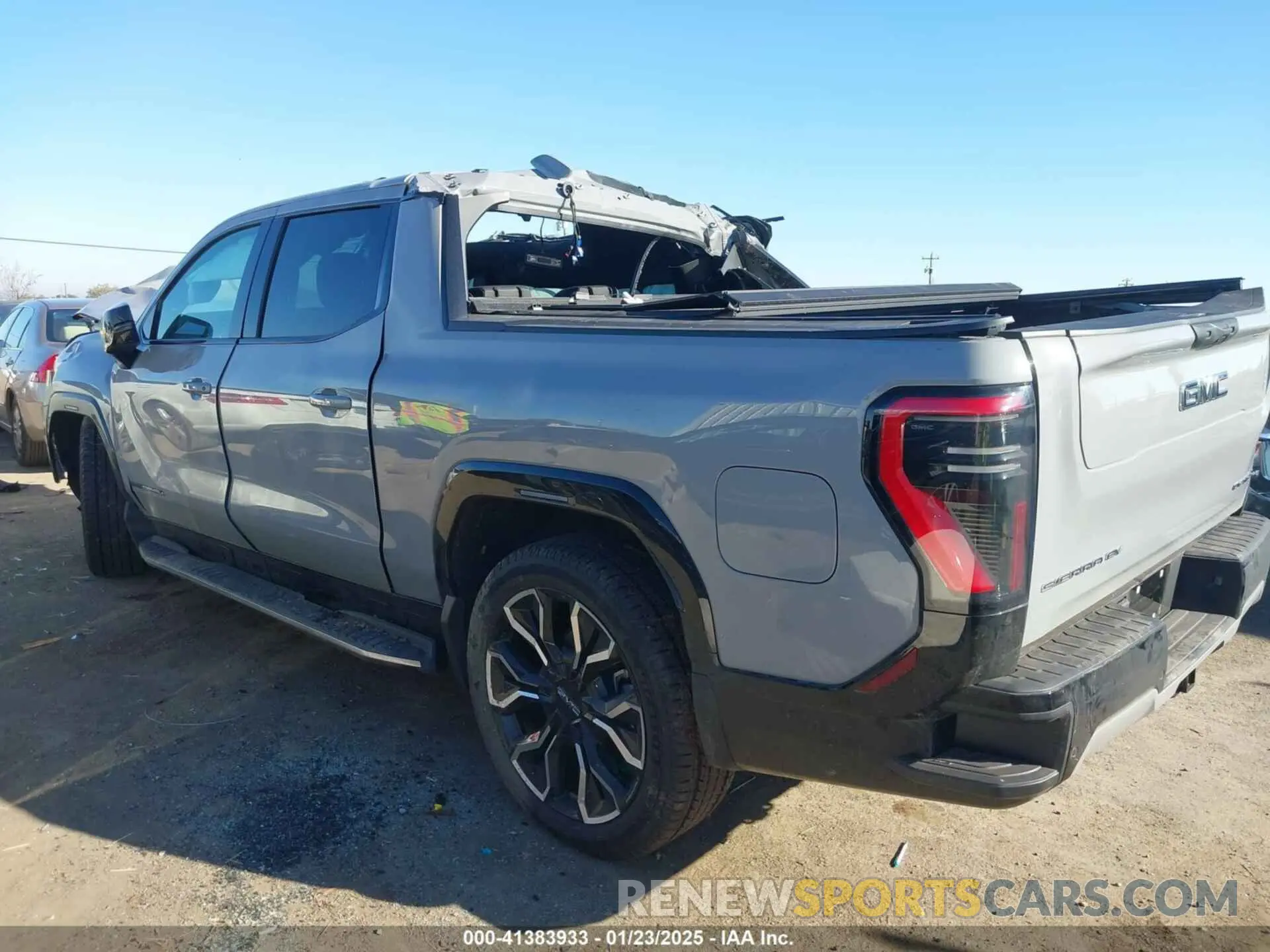 4 Photograph of a damaged car 1GT40LEL6SU402042 GMC SIERRA EV 2025