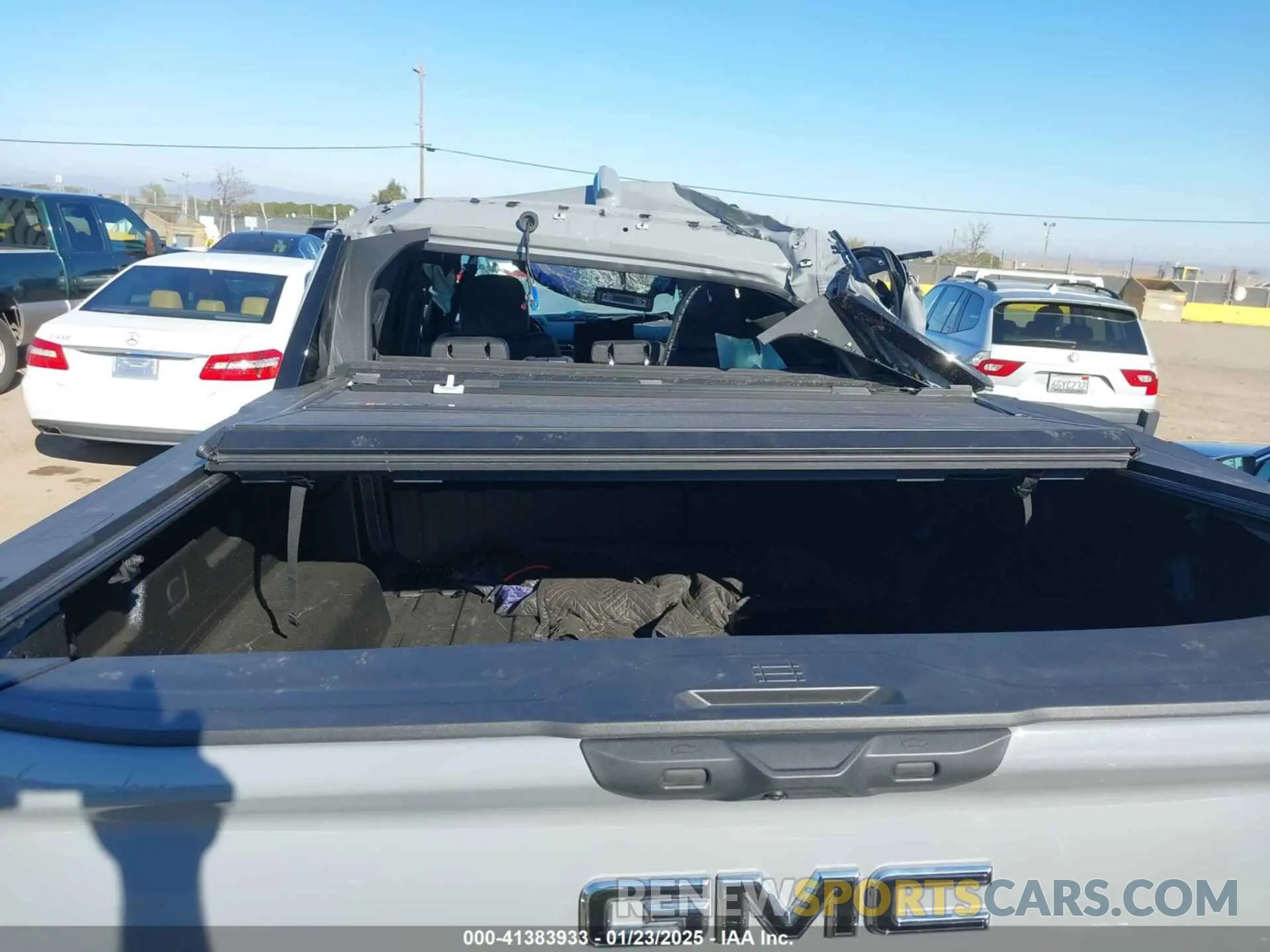 7 Photograph of a damaged car 1GT40LEL6SU402042 GMC SIERRA EV 2025