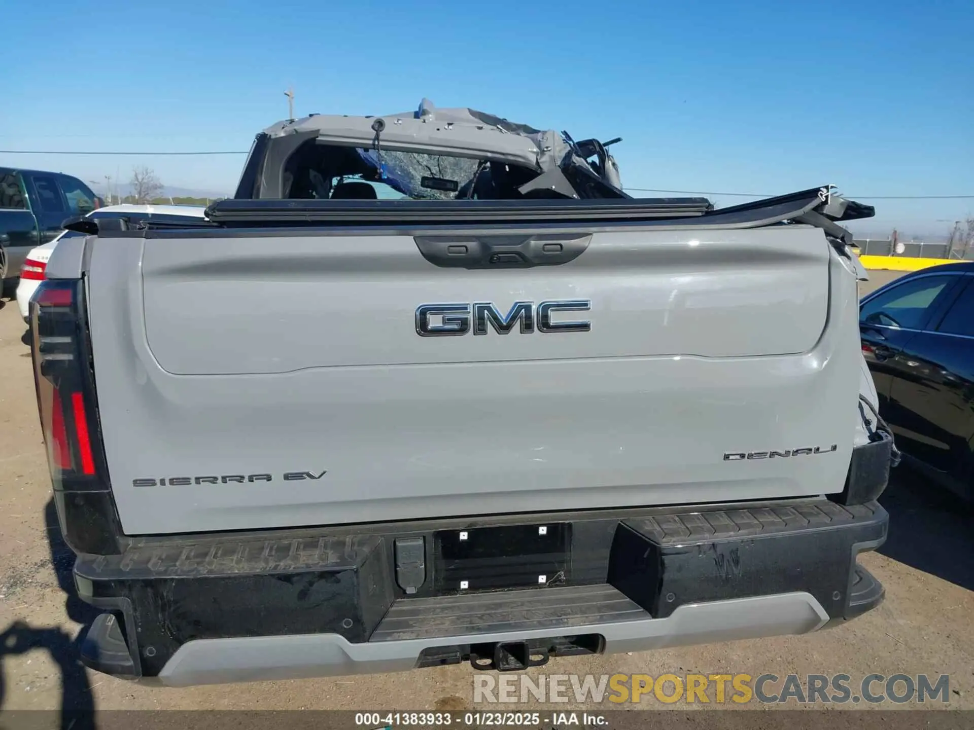 8 Photograph of a damaged car 1GT40LEL6SU402042 GMC SIERRA EV 2025
