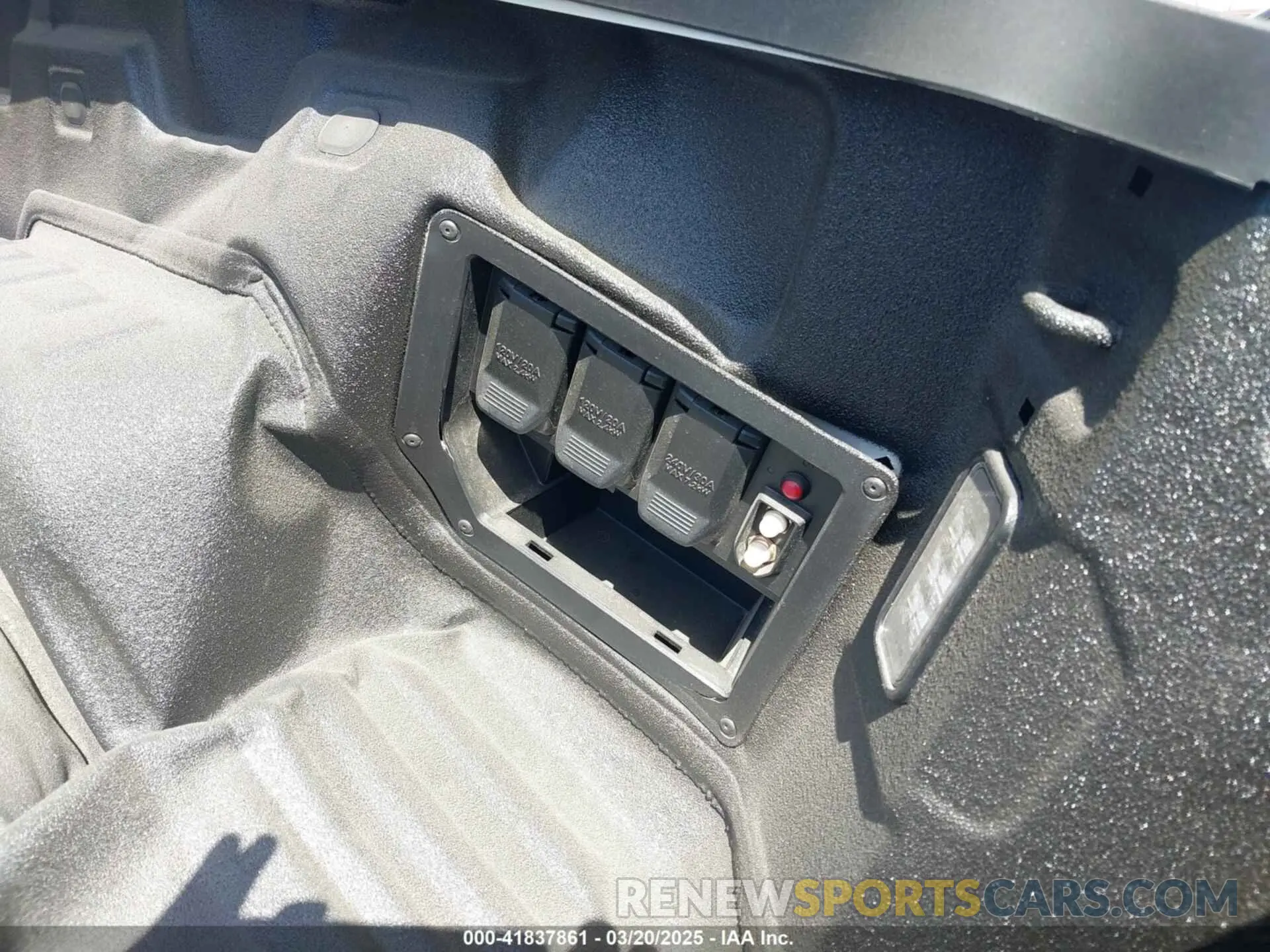 14 Photograph of a damaged car 1GT40LEL6SU403496 GMC SIERRA EV 2025