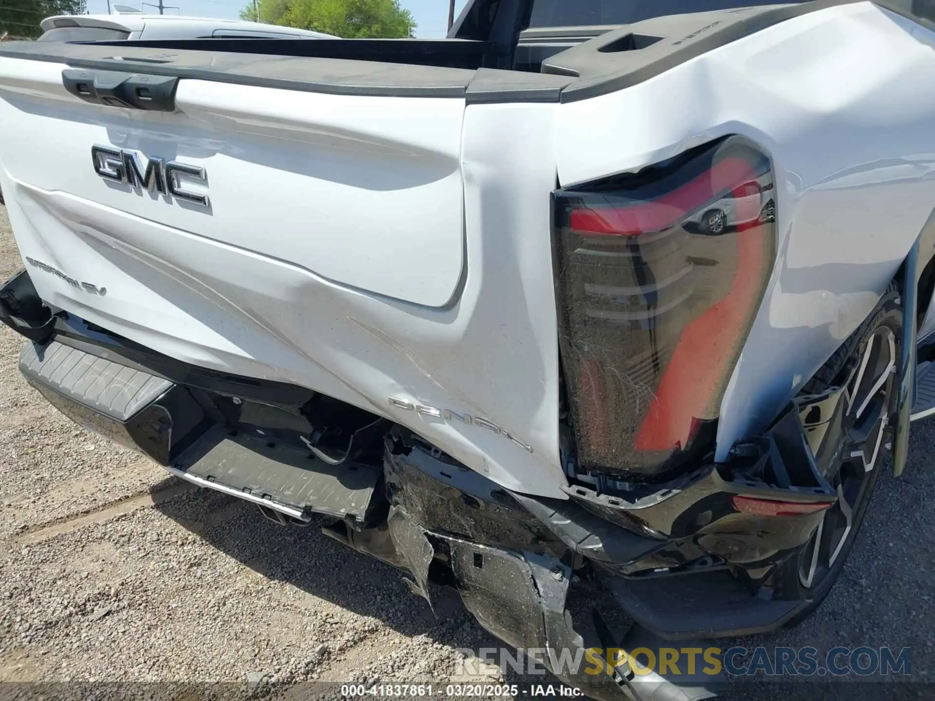 20 Photograph of a damaged car 1GT40LEL6SU403496 GMC SIERRA EV 2025