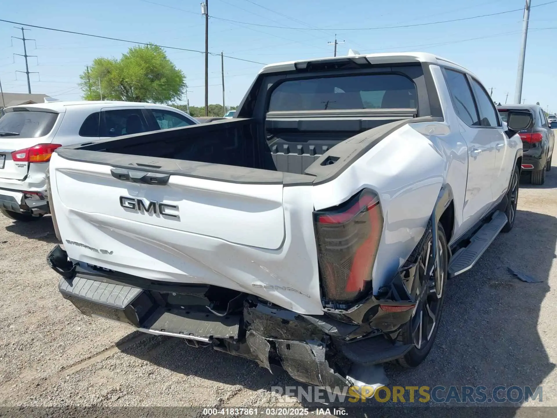 4 Photograph of a damaged car 1GT40LEL6SU403496 GMC SIERRA EV 2025