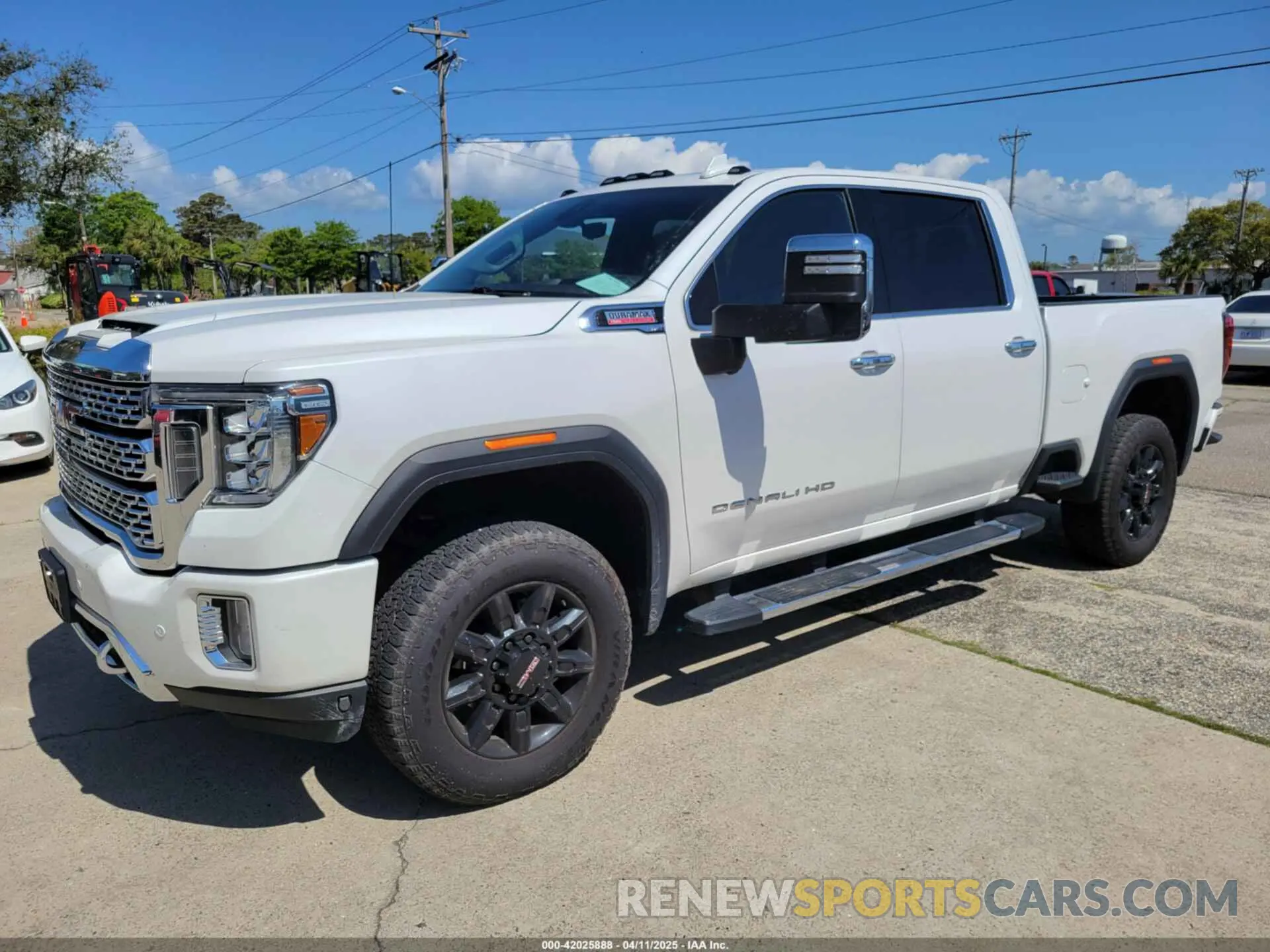 1 Photograph of a damaged car 1GT49REY2LF348619 GMC SIERRA K2500HD 2020