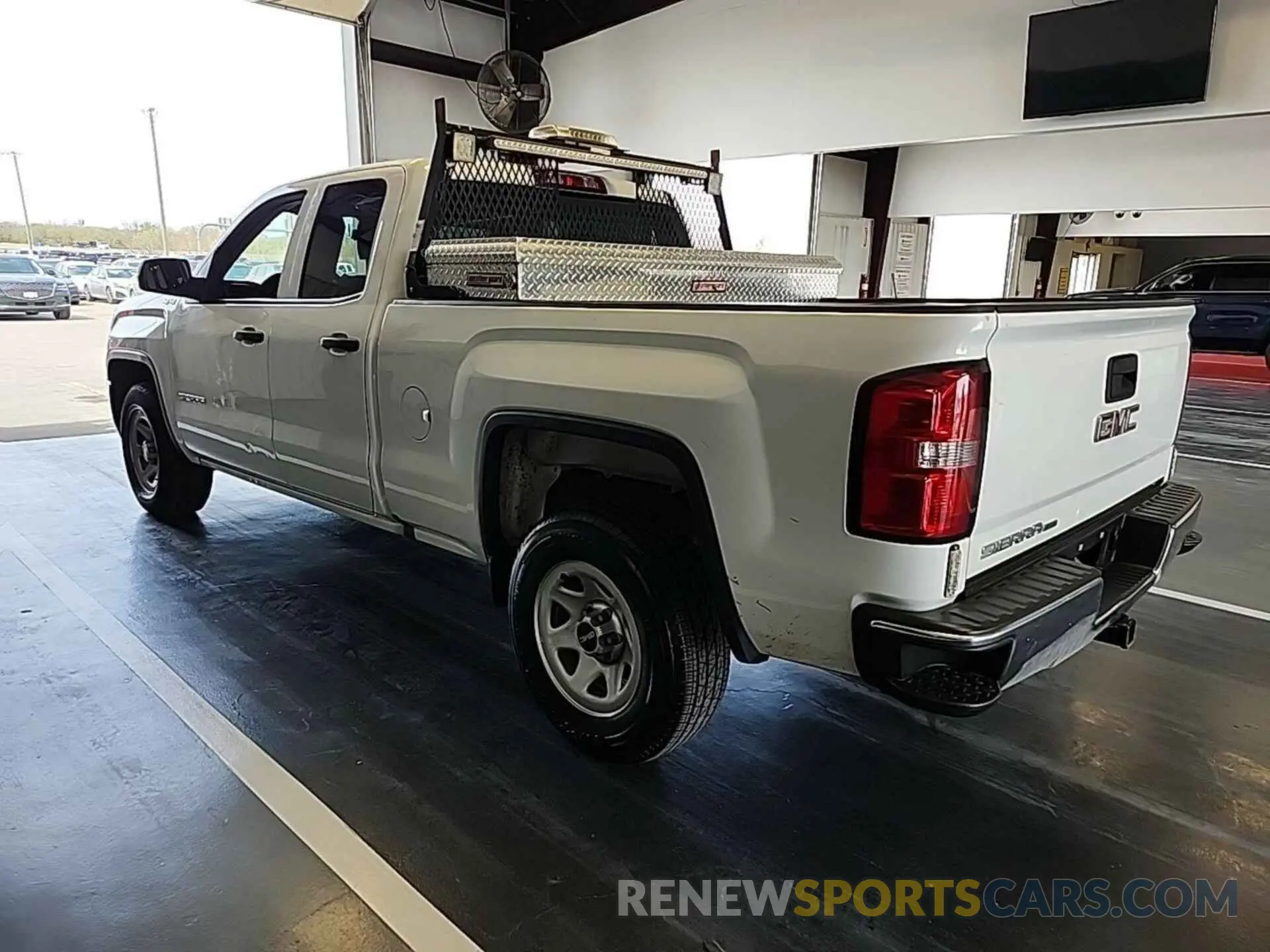 21 Photograph of a damaged car 2GTV2LEC2K1129840 GMC SIERRA LIMITED 2019