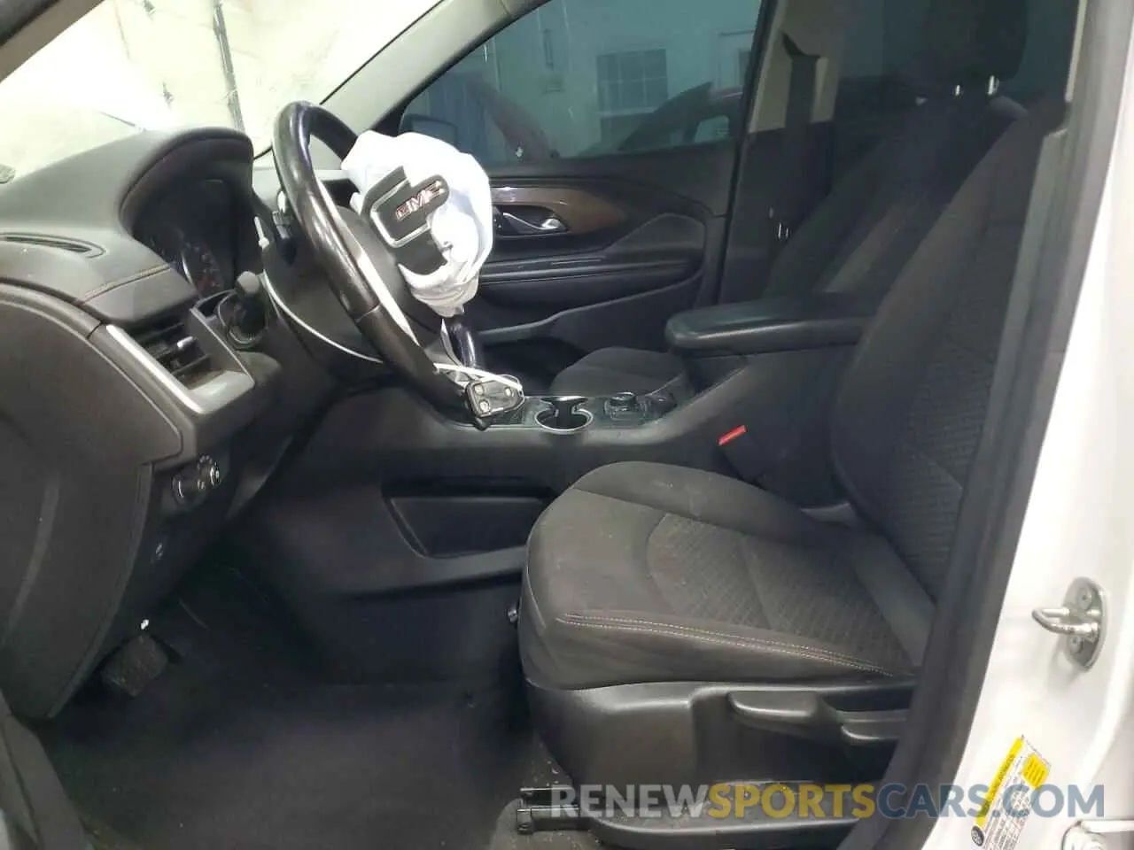 7 Photograph of a damaged car 3GKALMEV0KL102870 GMC TERRAIN 2019
