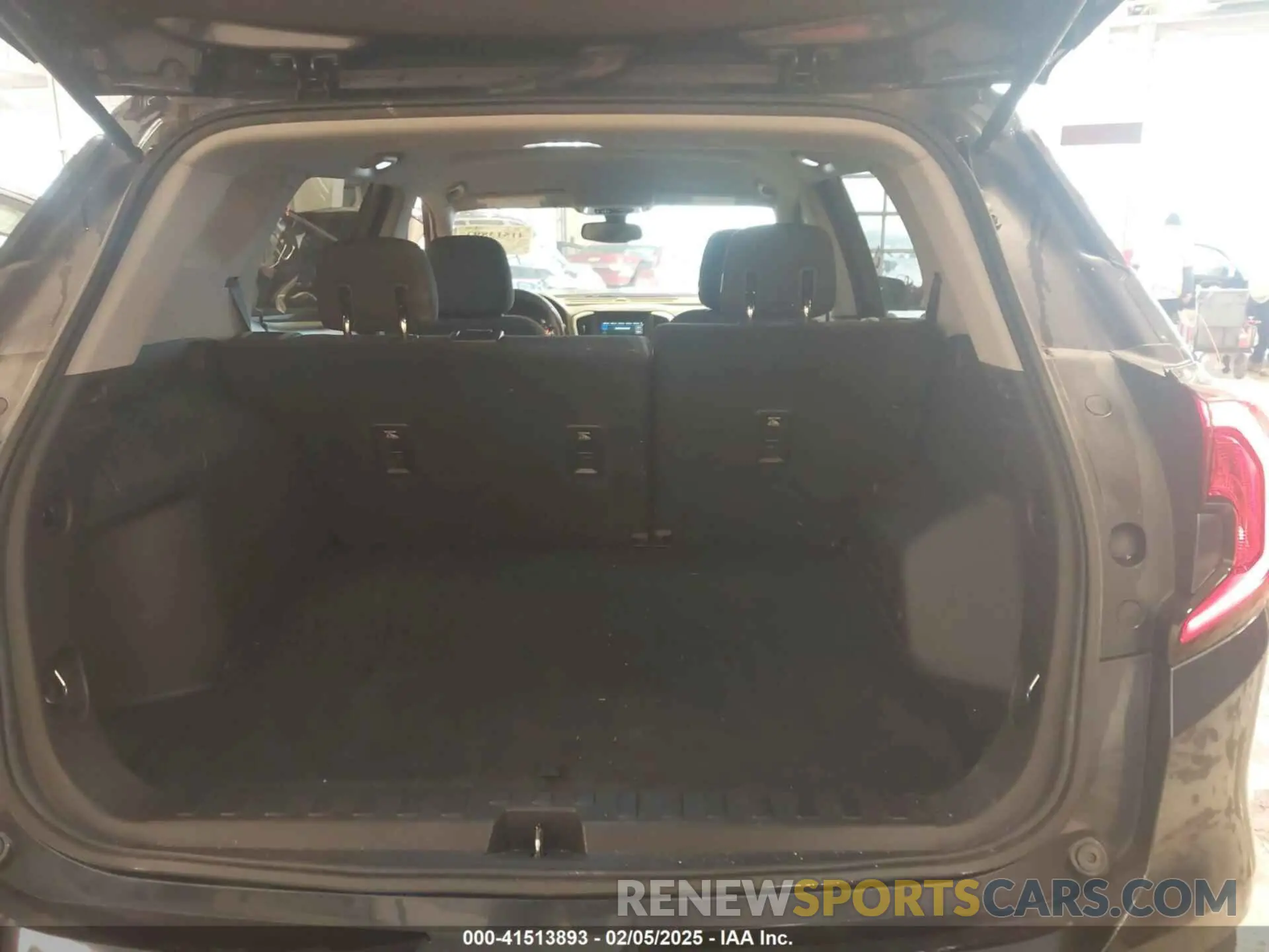 18 Photograph of a damaged car 3GKALMEV0KL121337 GMC TERRAIN 2019