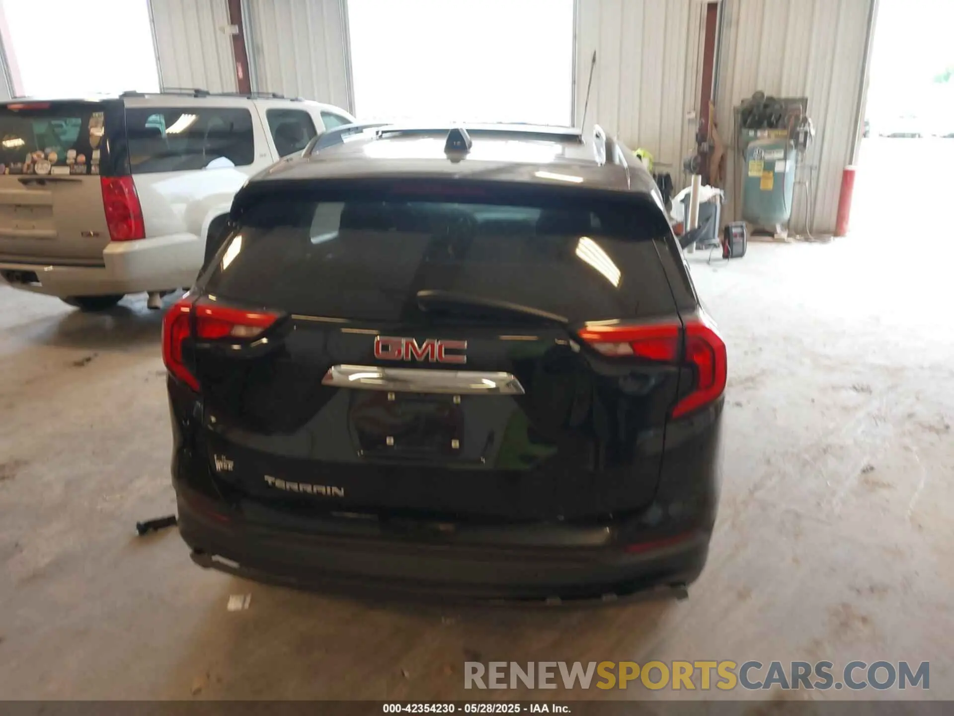 16 Photograph of a damaged car 3GKALMEV1KL140916 GMC TERRAIN 2019