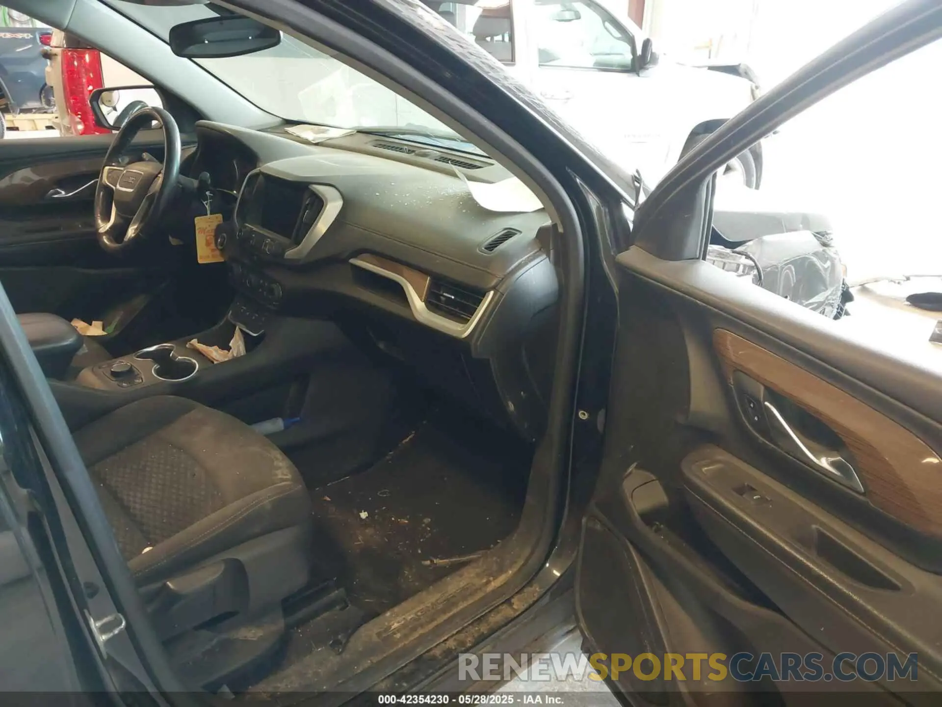 5 Photograph of a damaged car 3GKALMEV1KL140916 GMC TERRAIN 2019