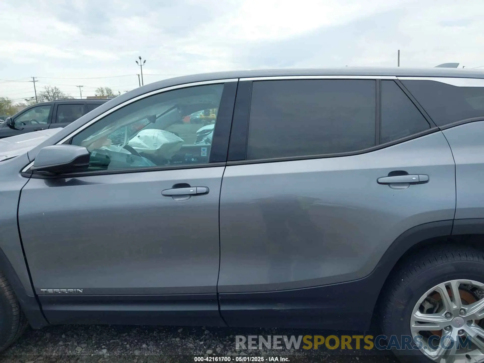 13 Photograph of a damaged car 3GKALMEV1KL222743 GMC TERRAIN 2019