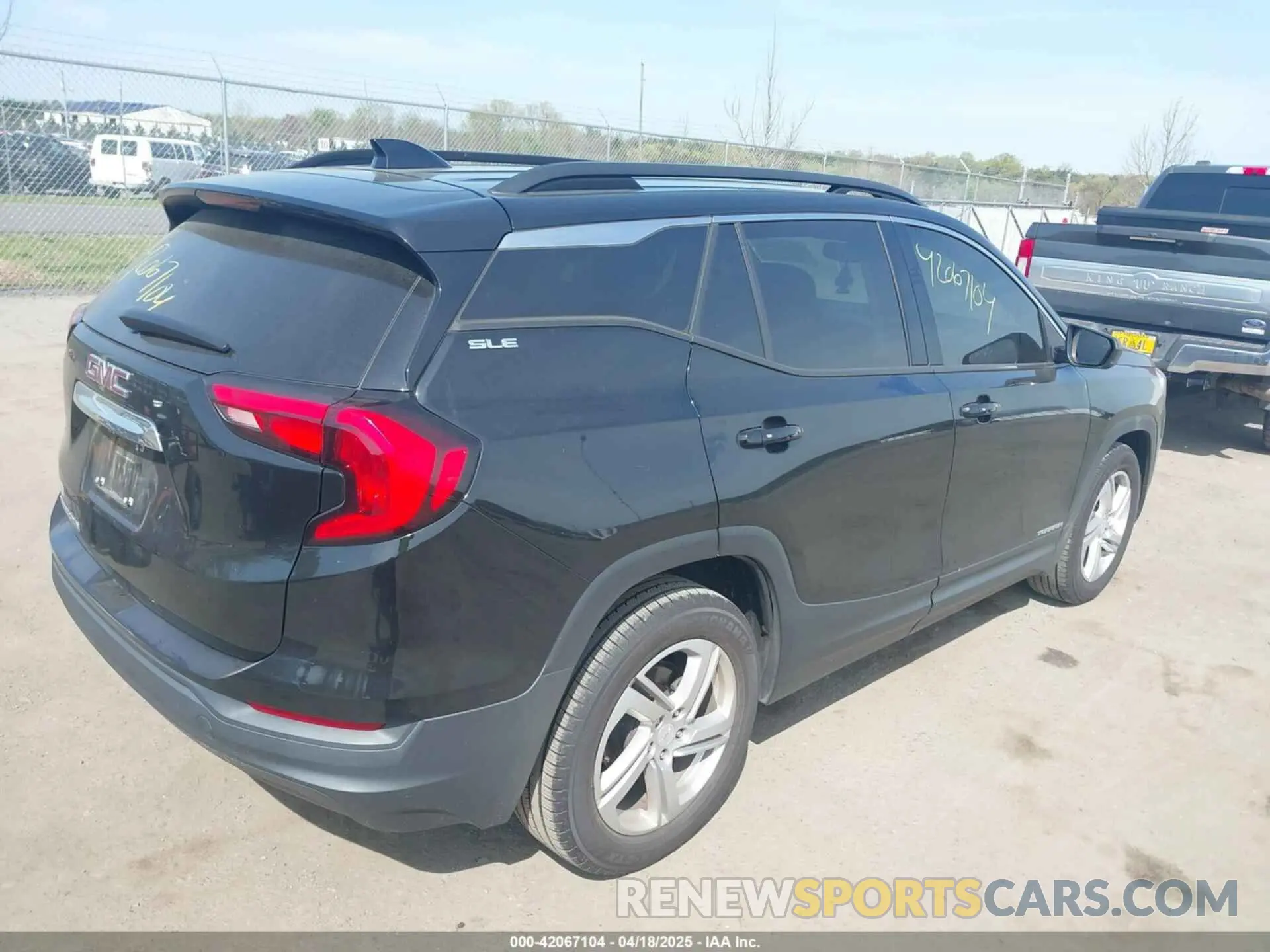 4 Photograph of a damaged car 3GKALMEV1KL222757 GMC TERRAIN 2019