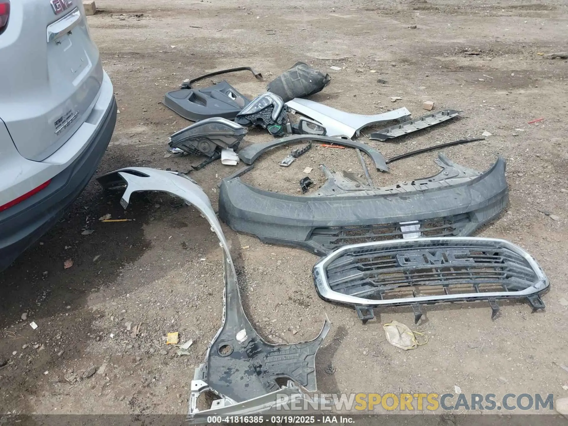 12 Photograph of a damaged car 3GKALMEV2KL110095 GMC TERRAIN 2019