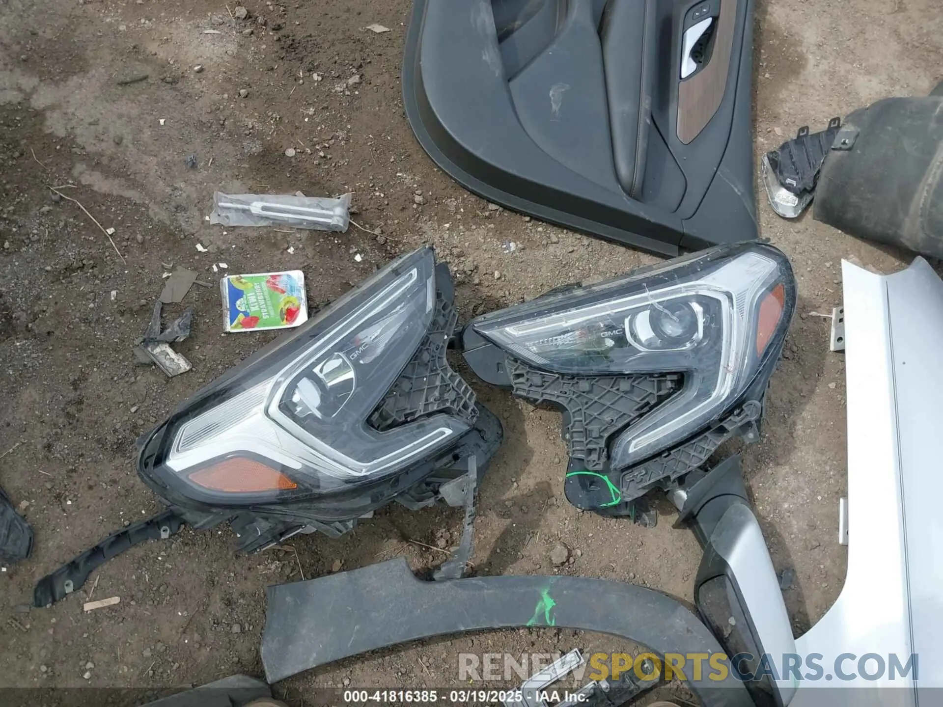 19 Photograph of a damaged car 3GKALMEV2KL110095 GMC TERRAIN 2019