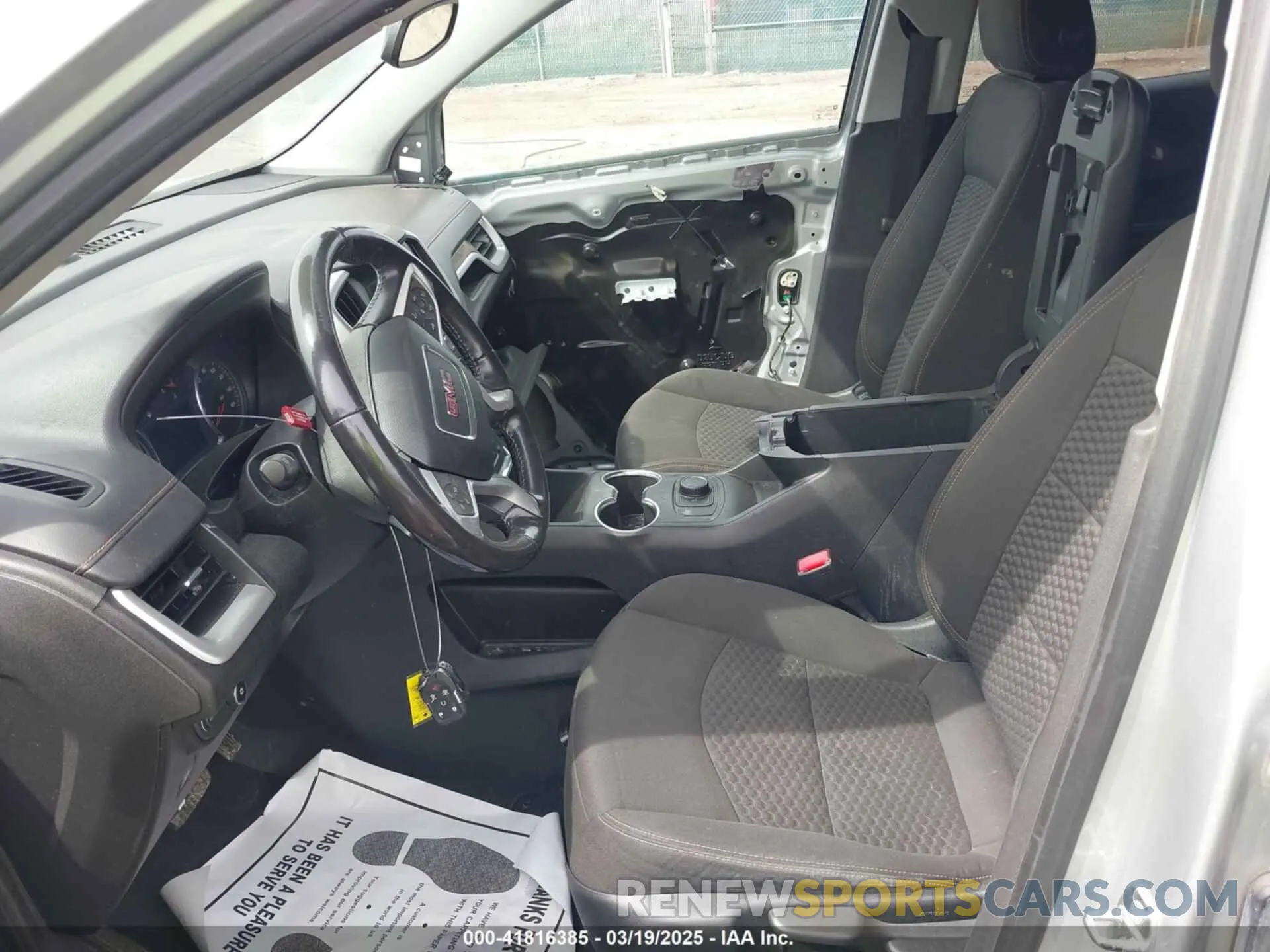 5 Photograph of a damaged car 3GKALMEV2KL110095 GMC TERRAIN 2019