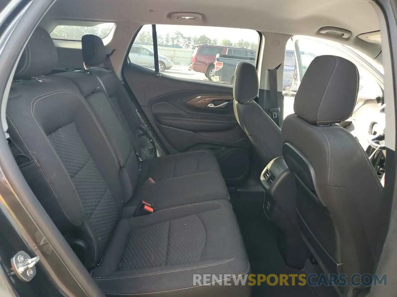 11 Photograph of a damaged car 3GKALMEV2KL136695 GMC TERRAIN 2019