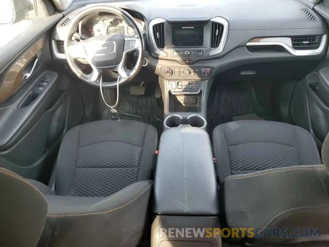 8 Photograph of a damaged car 3GKALMEV2KL136695 GMC TERRAIN 2019