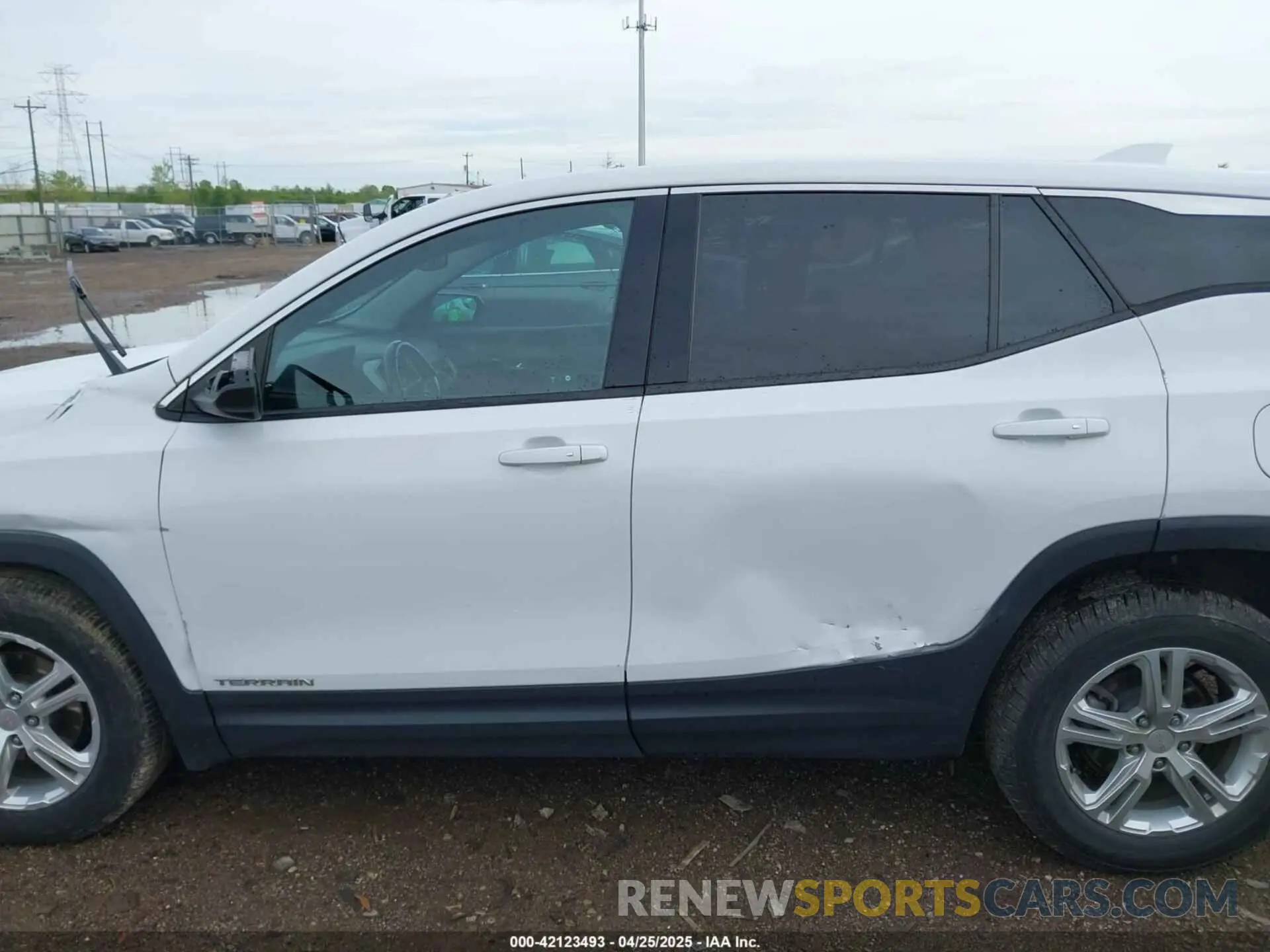 14 Photograph of a damaged car 3GKALMEV2KL332278 GMC TERRAIN 2019