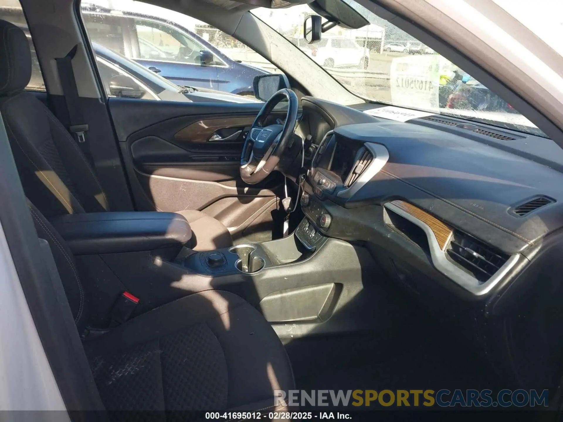 5 Photograph of a damaged car 3GKALMEV3KL298870 GMC TERRAIN 2019