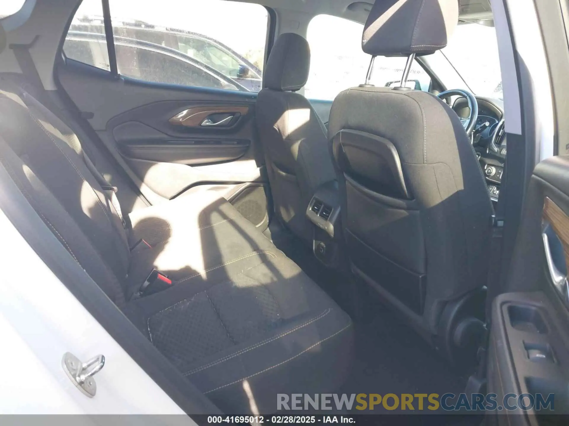 8 Photograph of a damaged car 3GKALMEV3KL298870 GMC TERRAIN 2019