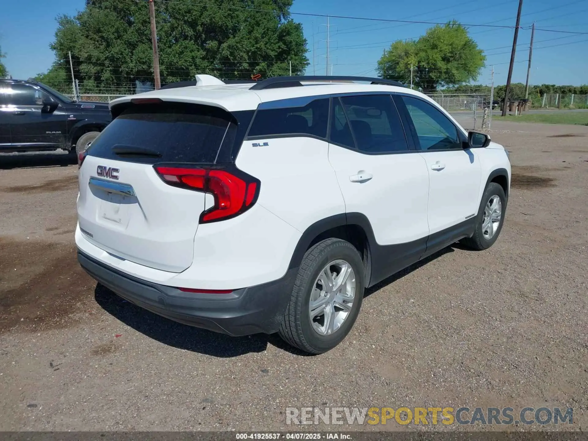 4 Photograph of a damaged car 3GKALMEV3KL389640 GMC TERRAIN 2019