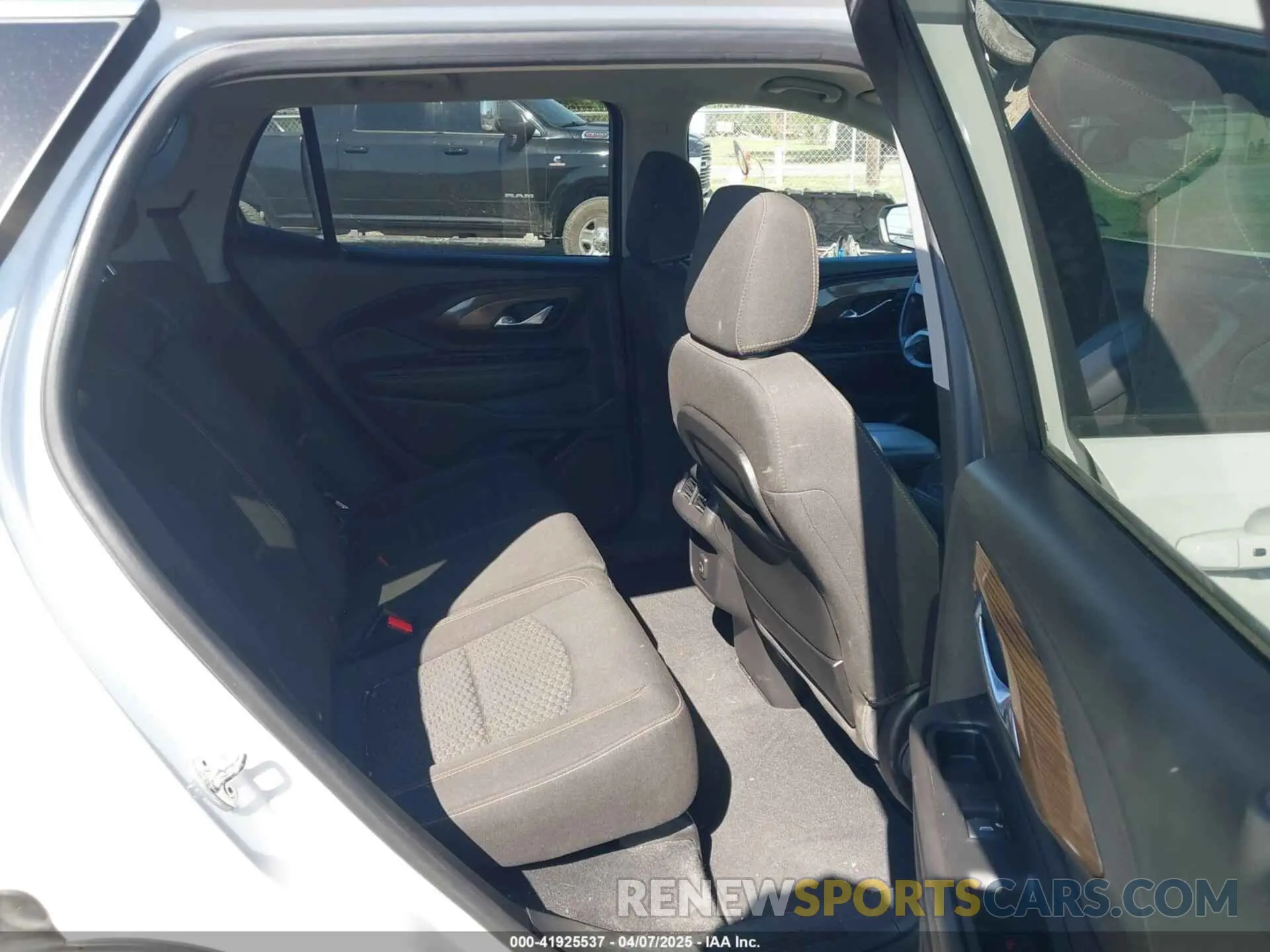8 Photograph of a damaged car 3GKALMEV3KL389640 GMC TERRAIN 2019