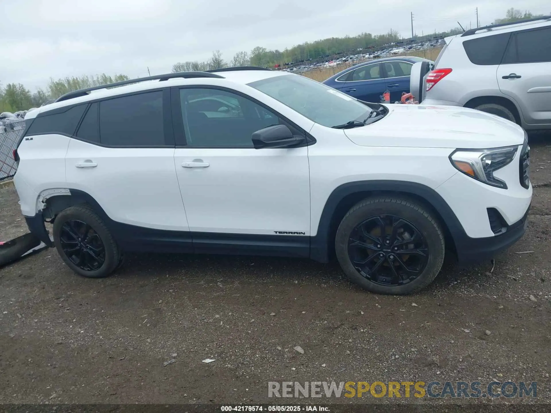 14 Photograph of a damaged car 3GKALMEV4KL123351 GMC TERRAIN 2019