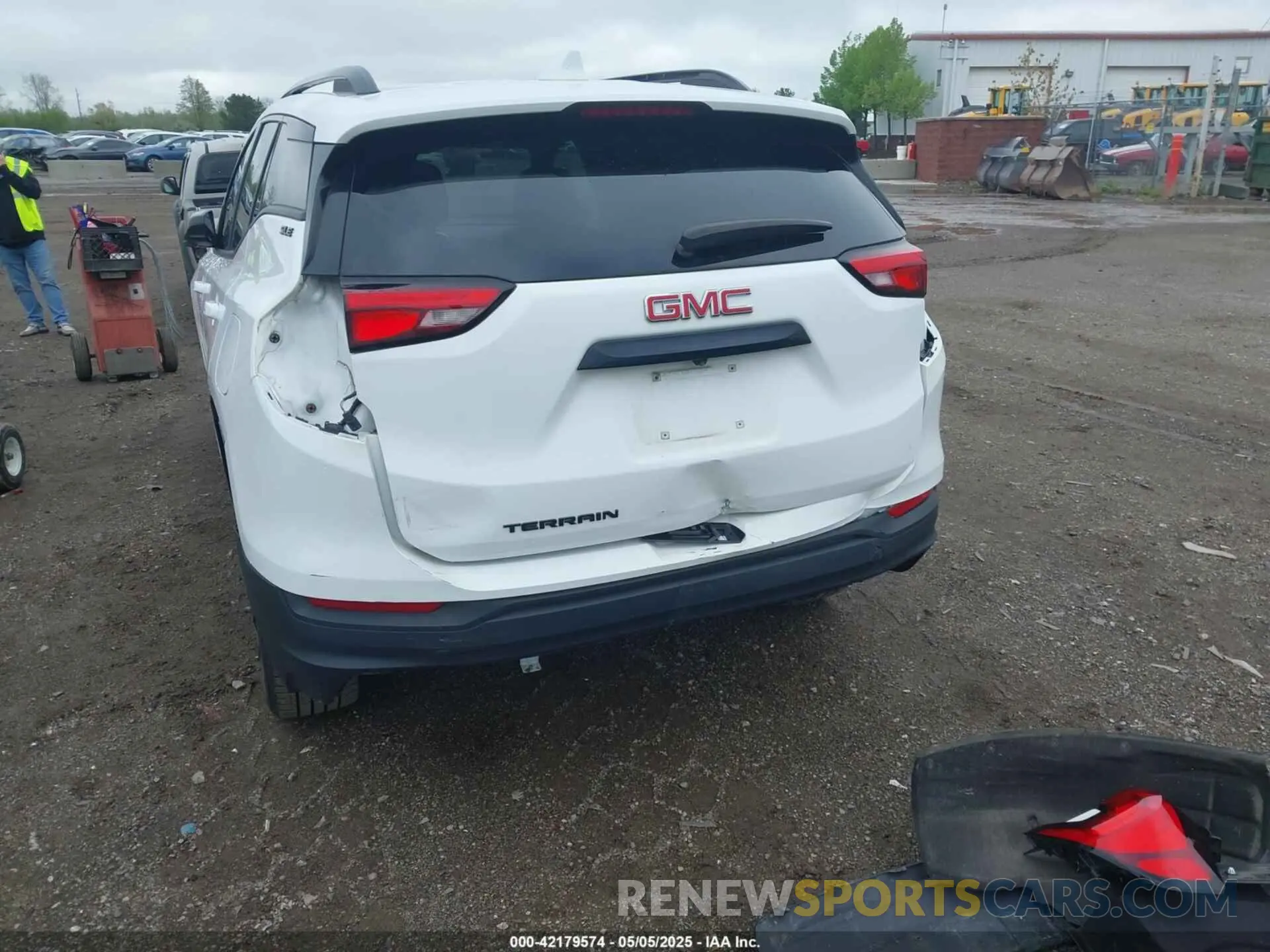 6 Photograph of a damaged car 3GKALMEV4KL123351 GMC TERRAIN 2019