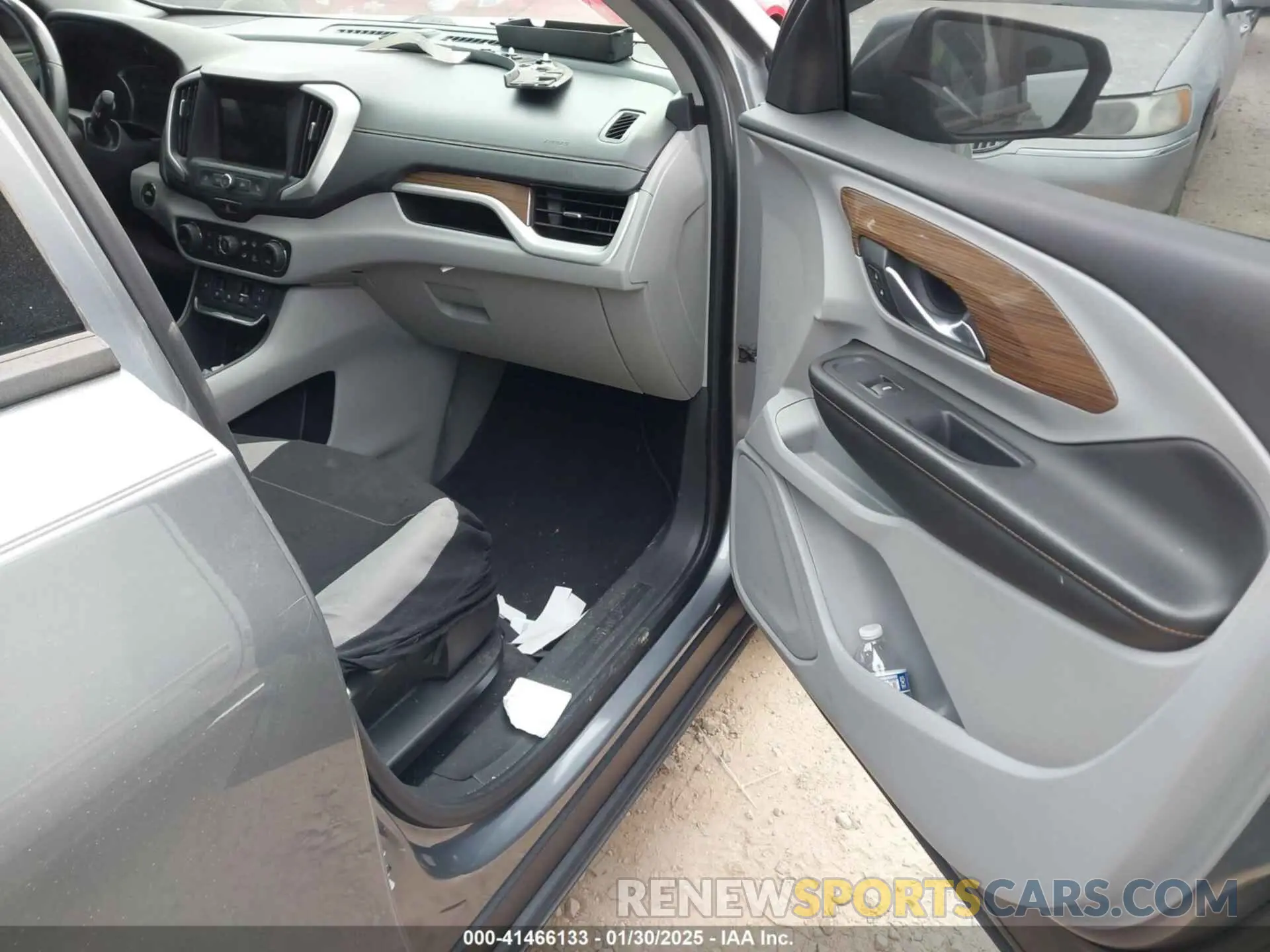 5 Photograph of a damaged car 3GKALMEV4KL343461 GMC TERRAIN 2019