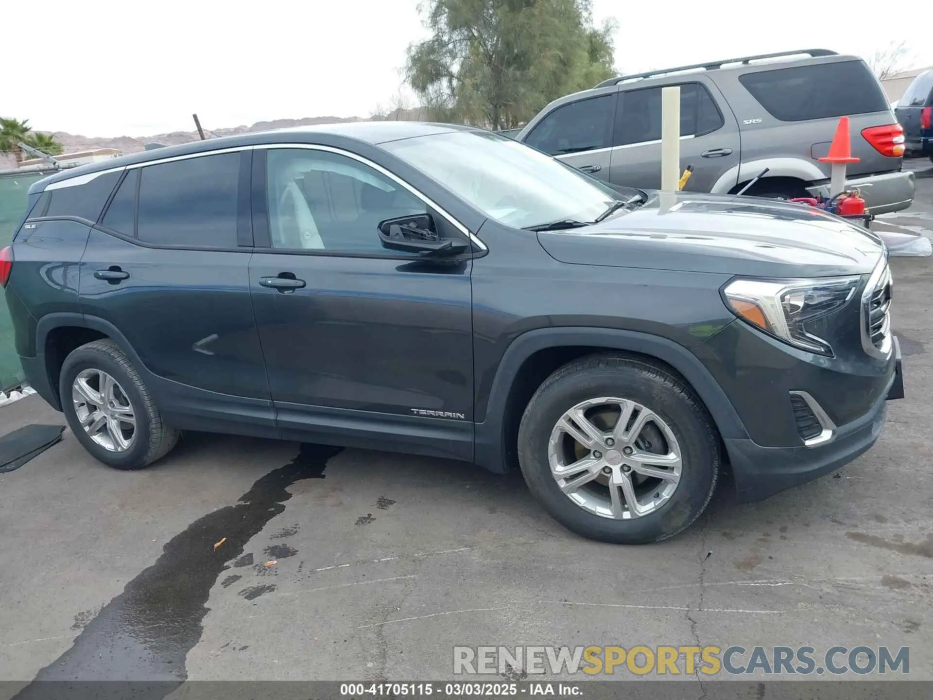 18 Photograph of a damaged car 3GKALMEV5KL108860 GMC TERRAIN 2019