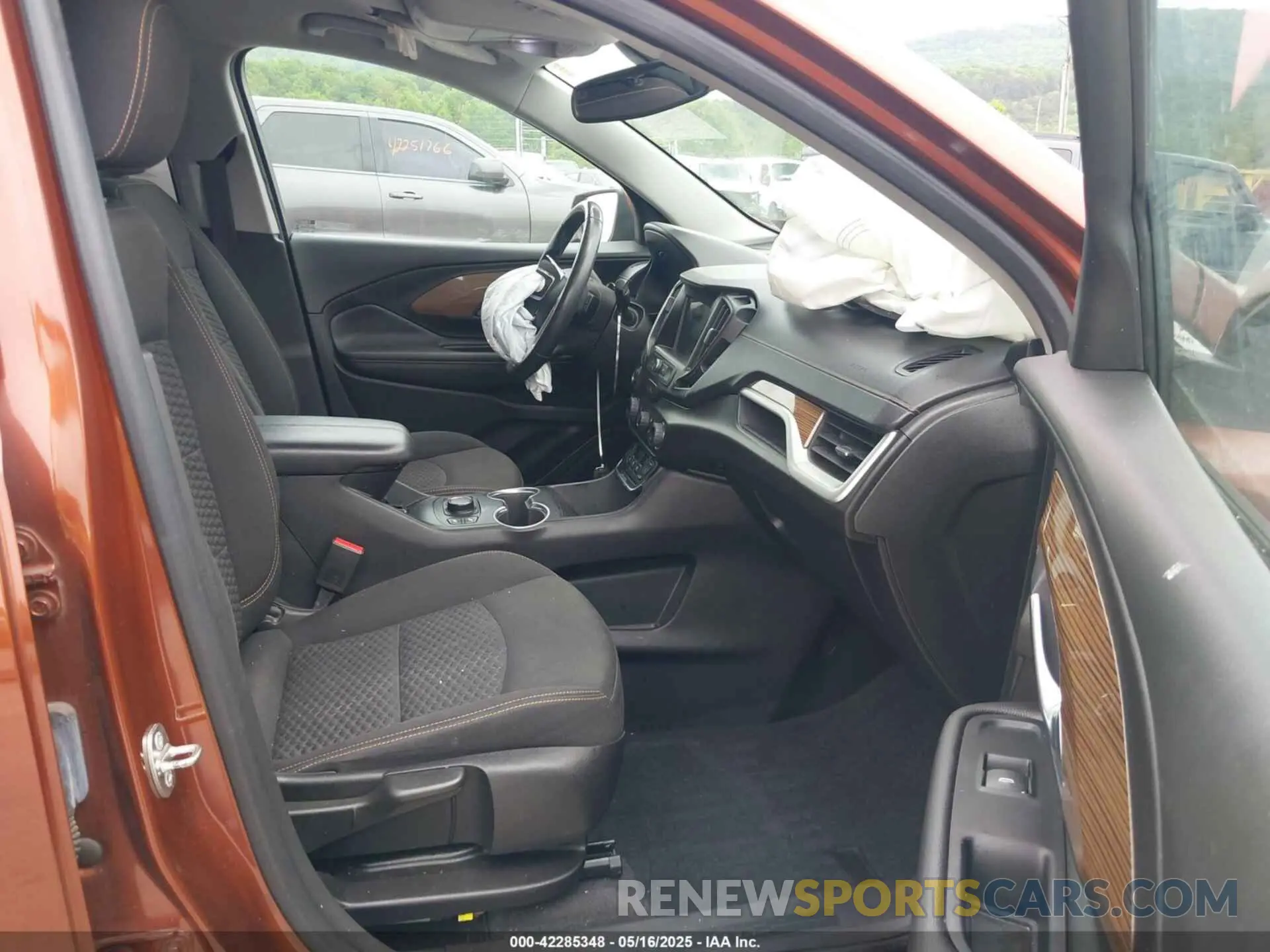 5 Photograph of a damaged car 3GKALMEV5KL254031 GMC TERRAIN 2019