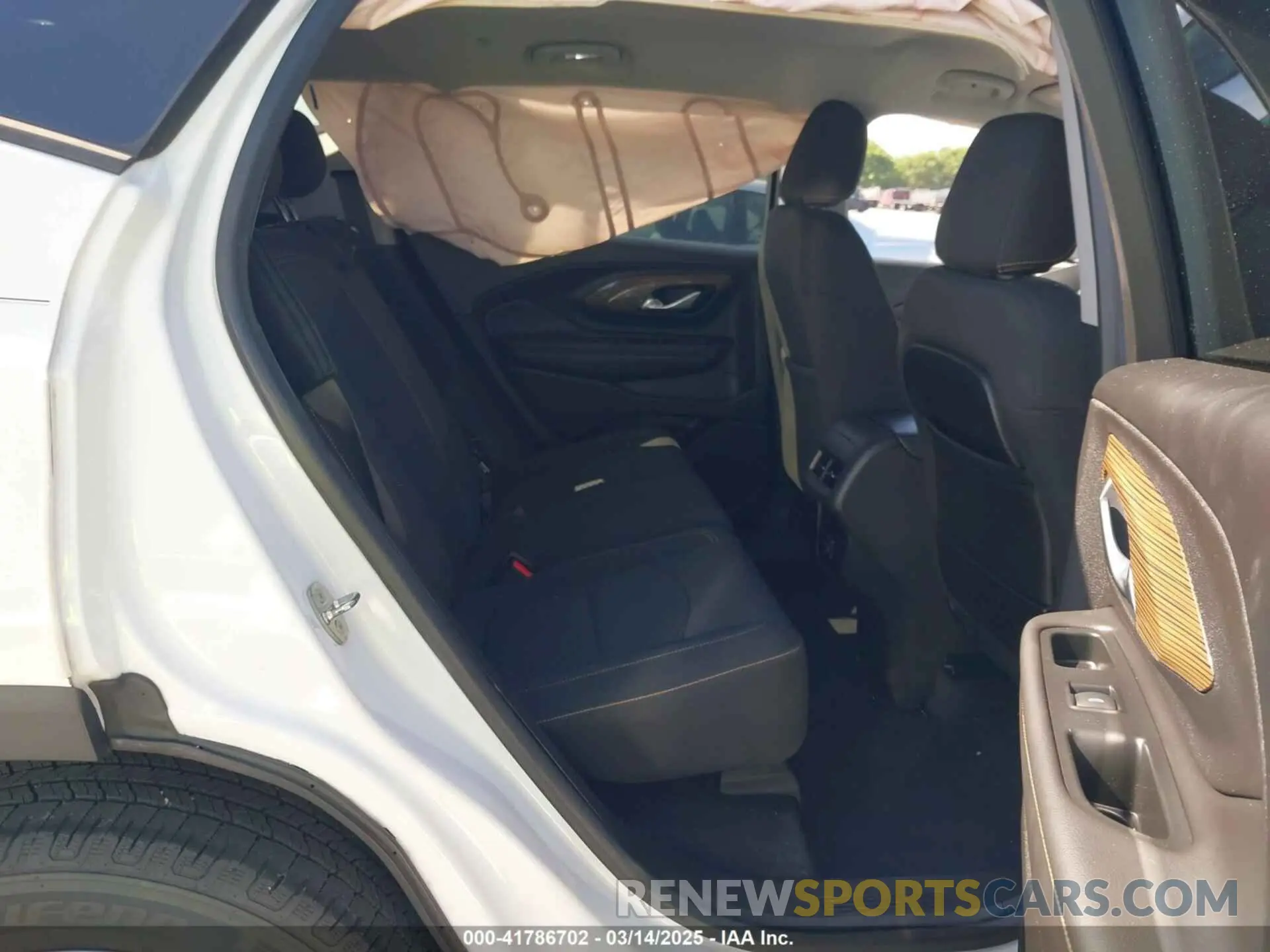 8 Photograph of a damaged car 3GKALMEV6KL106907 GMC TERRAIN 2019