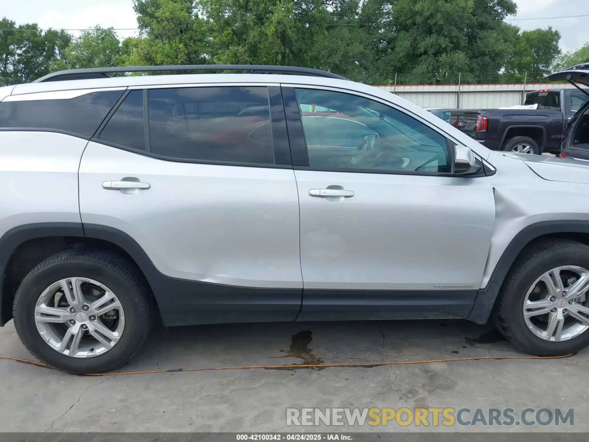 13 Photograph of a damaged car 3GKALMEV6KL156304 GMC TERRAIN 2019