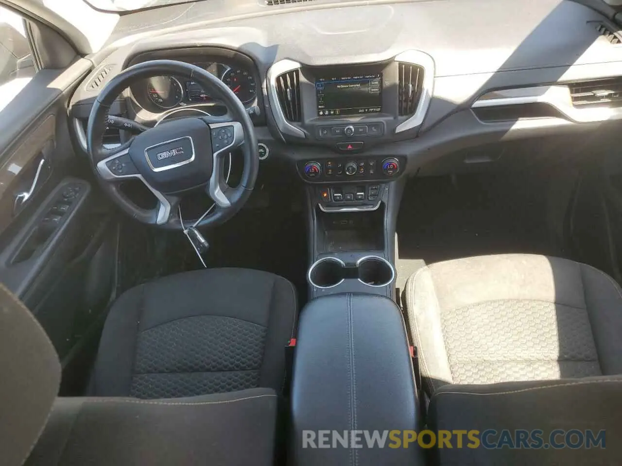 8 Photograph of a damaged car 3GKALMEV6KL346636 GMC TERRAIN 2019