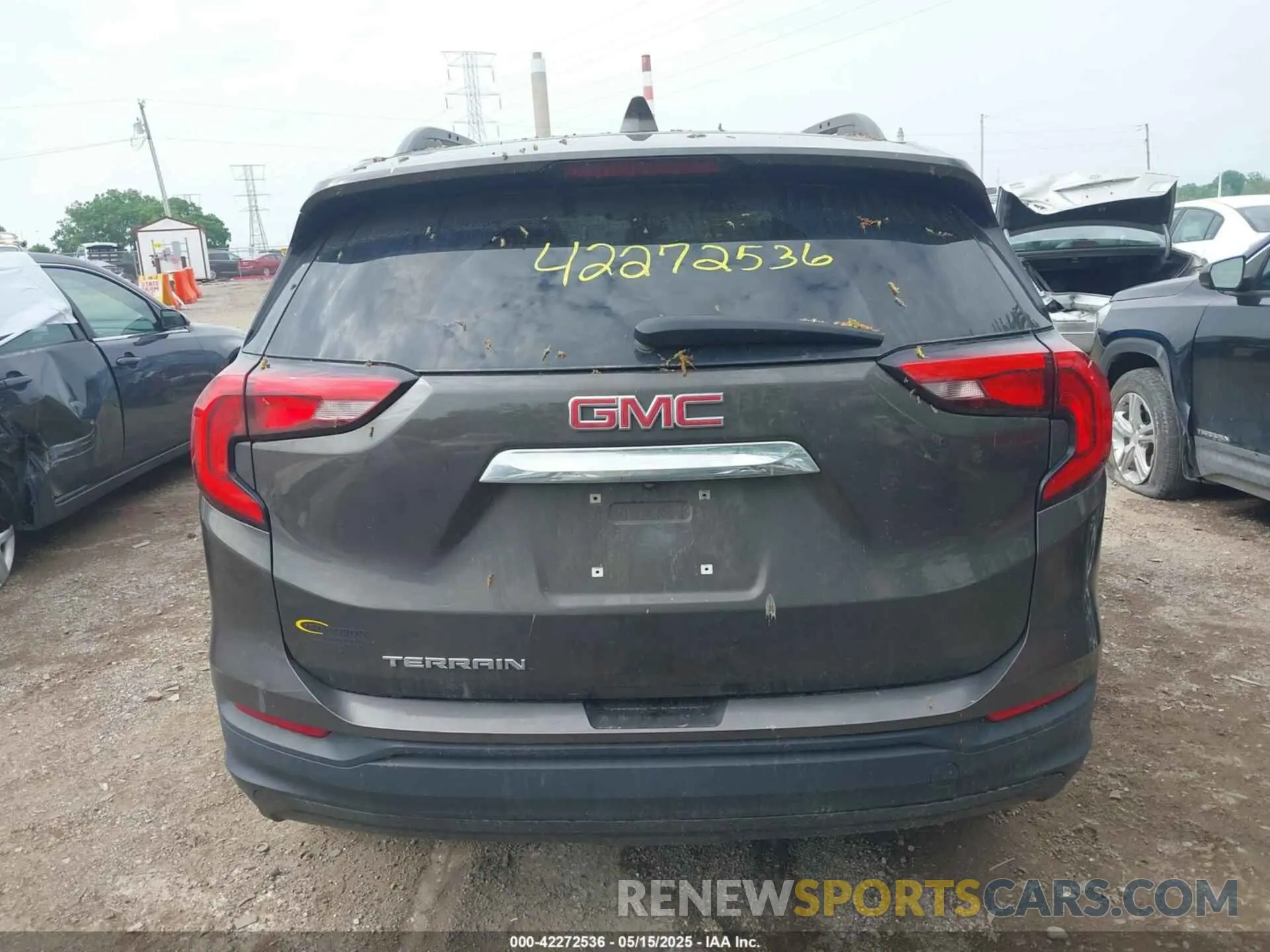 17 Photograph of a damaged car 3GKALMEV7KL178683 GMC TERRAIN 2019