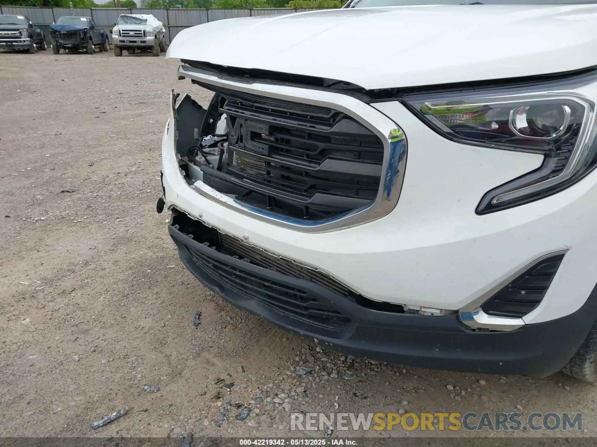 18 Photograph of a damaged car 3GKALMEV7KL237988 GMC TERRAIN 2019